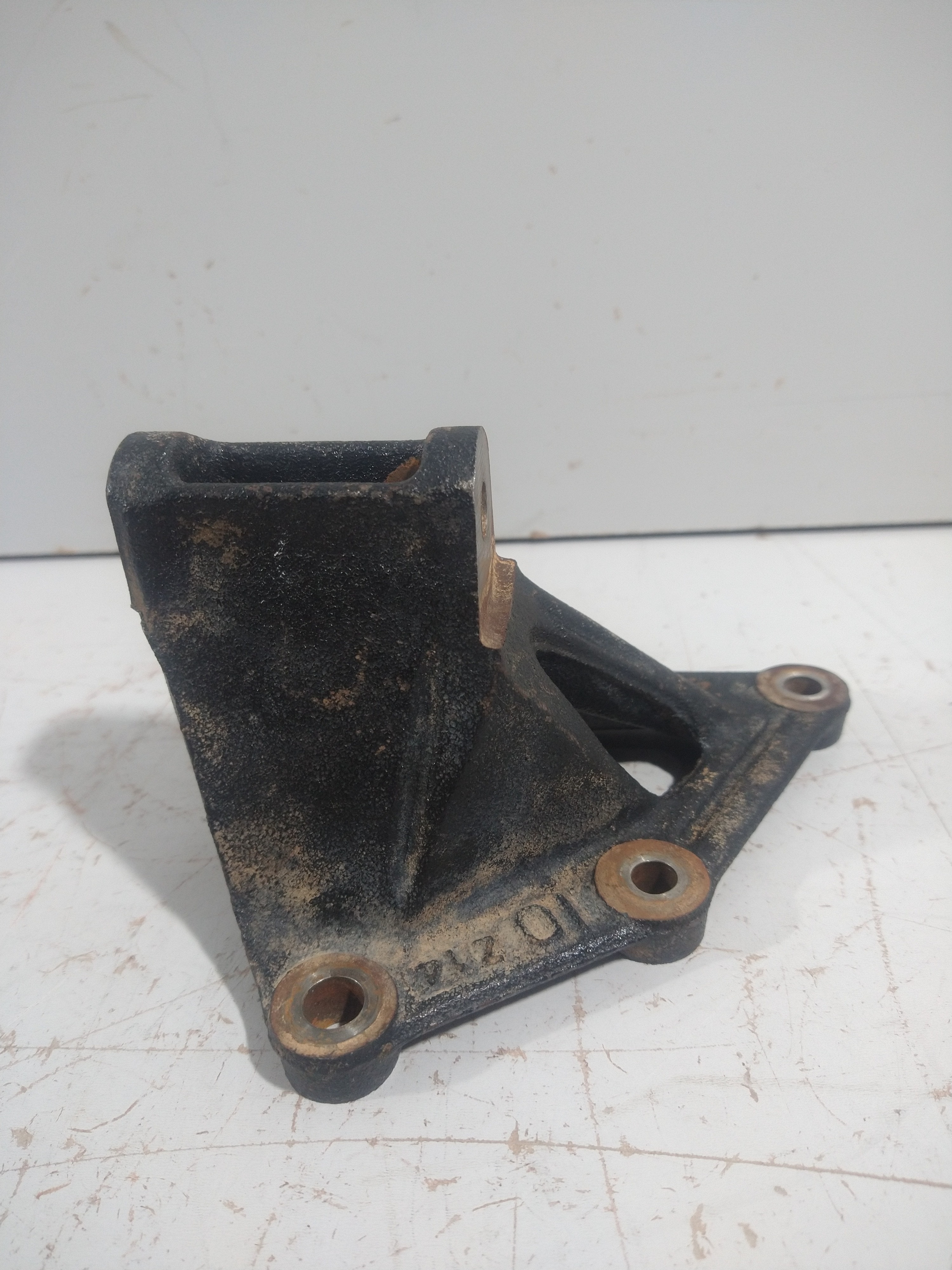 Suporte Inferior Da Bomba Hidráulica Corolla 00 1.8 Usado 3