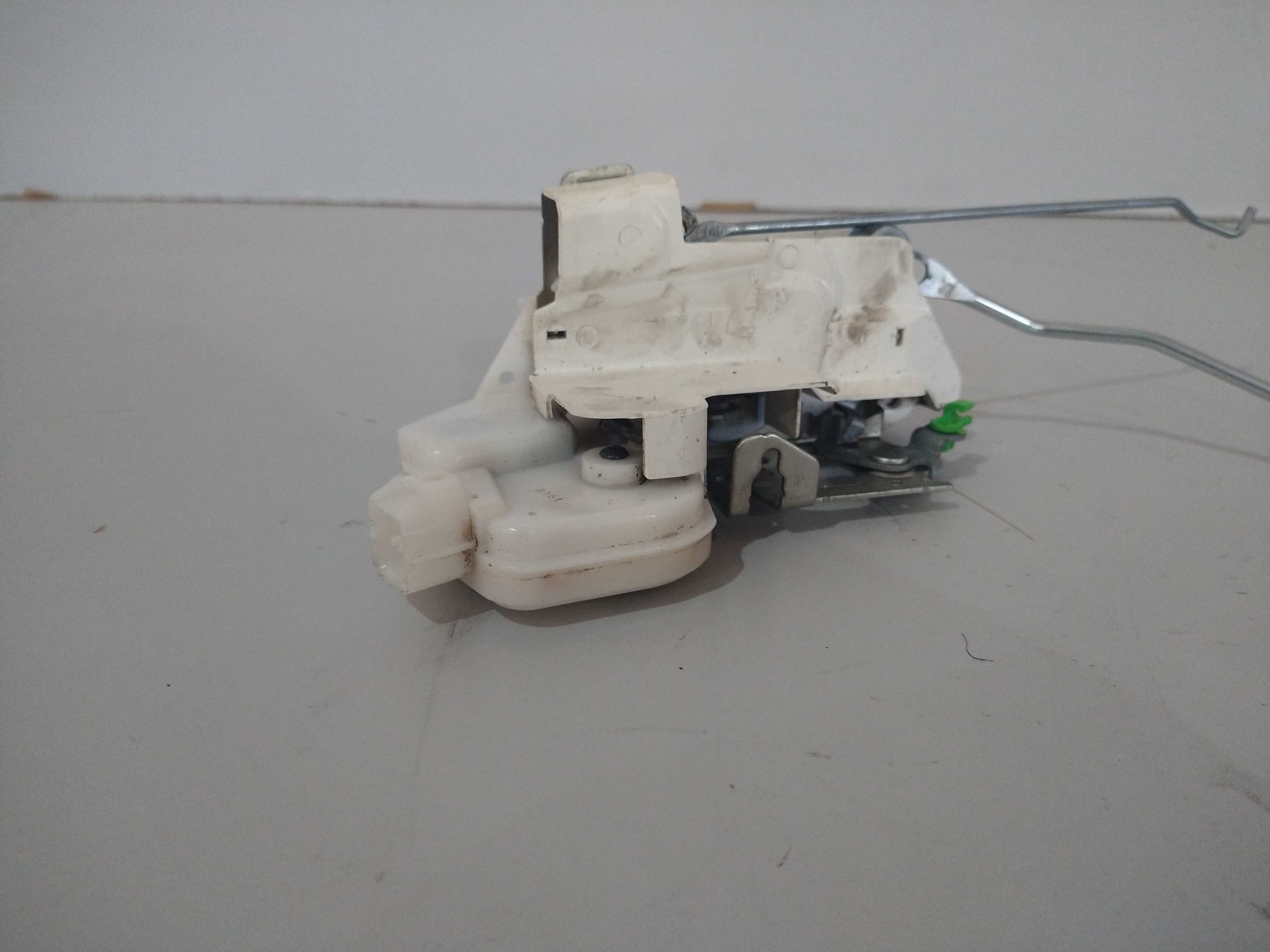 Fechadura Eletrica Diantera Direita Pajero Tr4 Usado Ori Branco