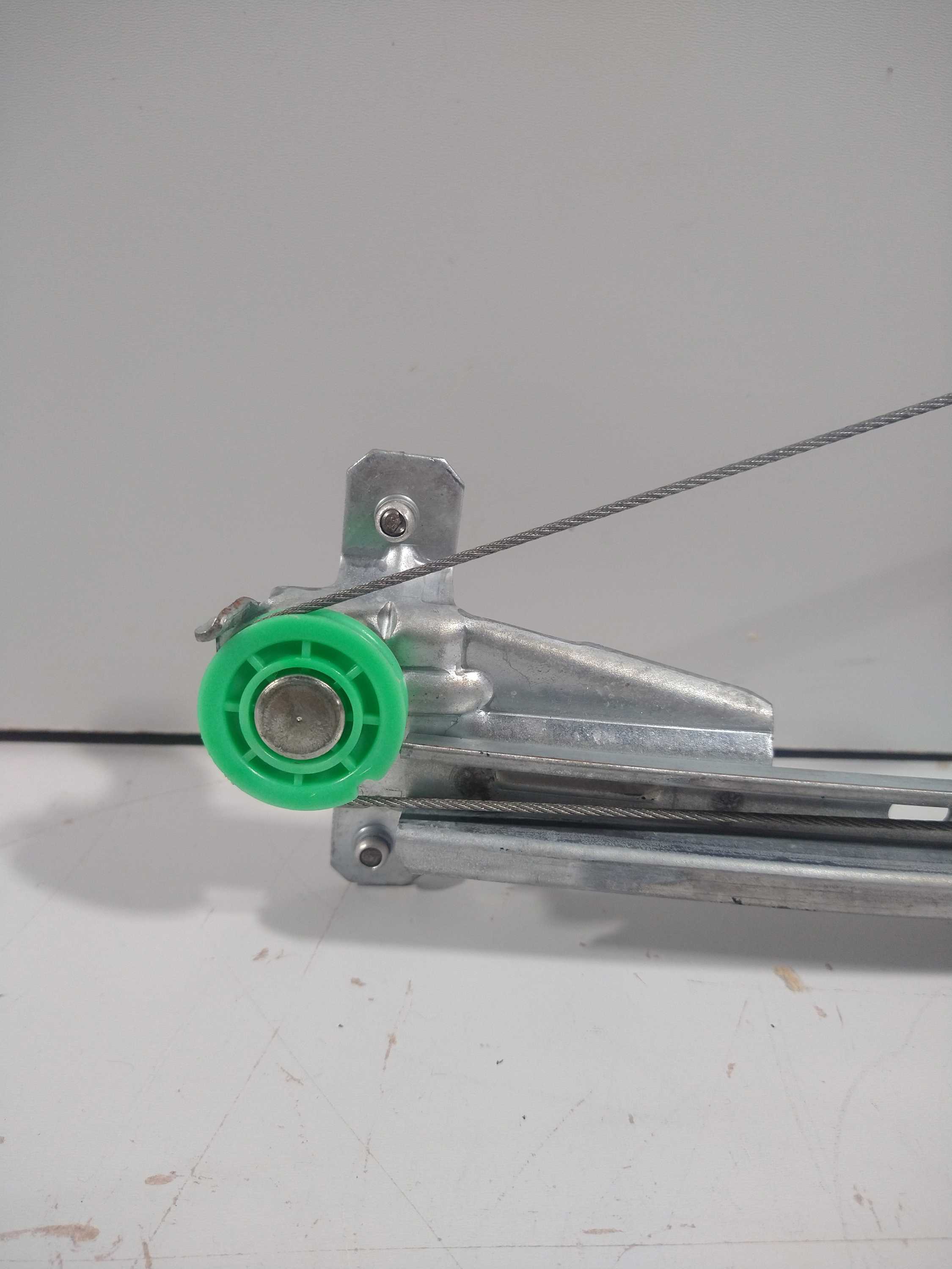 Maquina De Vidro Manual Traseira Direita Corsa Sedan 99 Usad