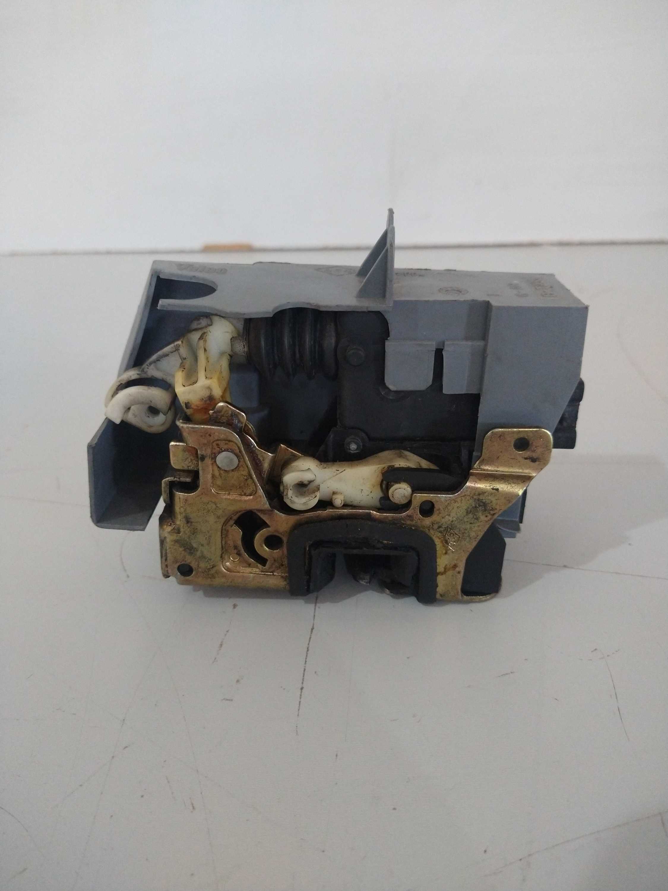Fechadura Traseira L/e Renault Clio 2001 Usado Original 3