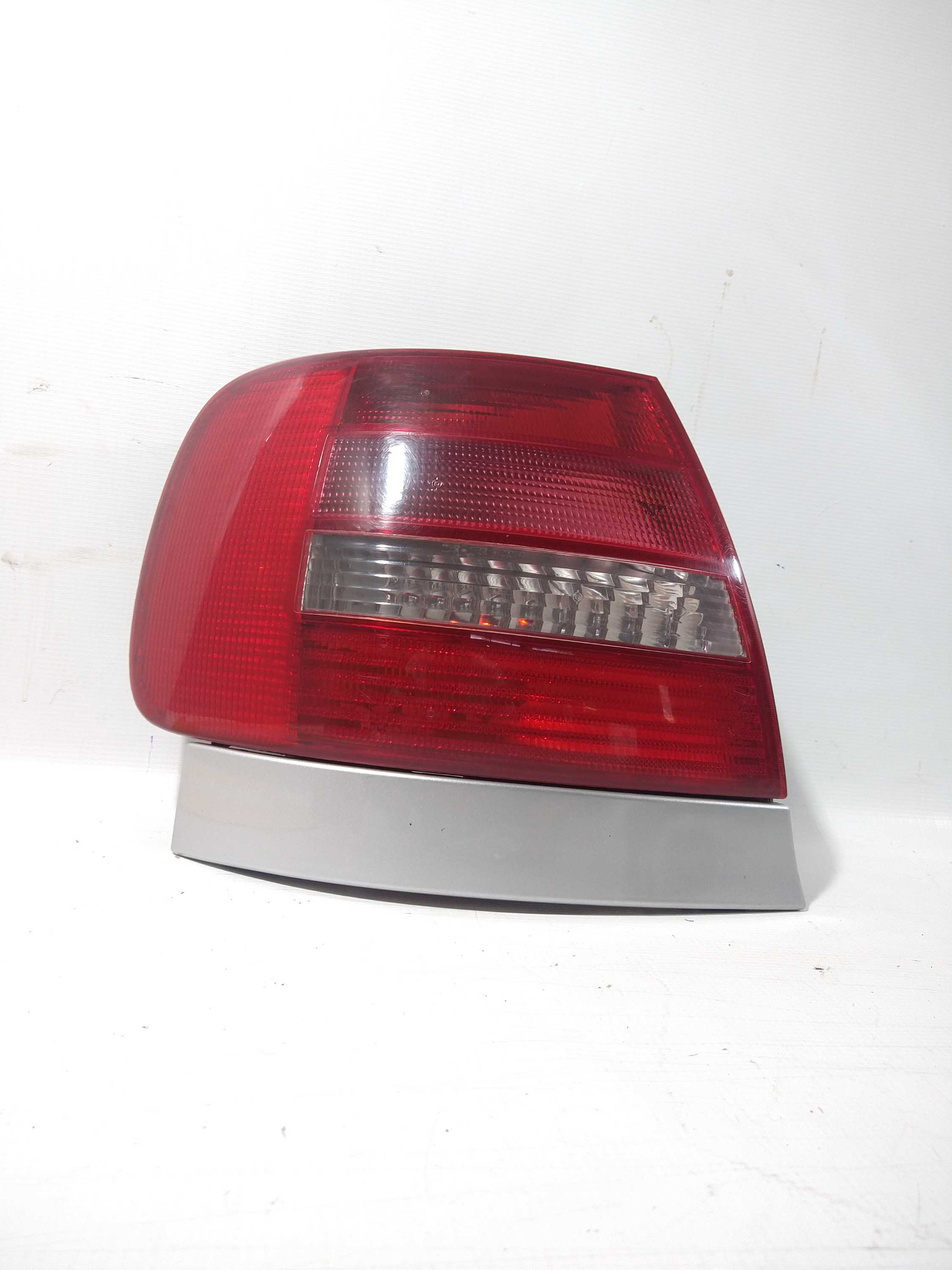 Lanterna Traseira L/e Audi A4 2