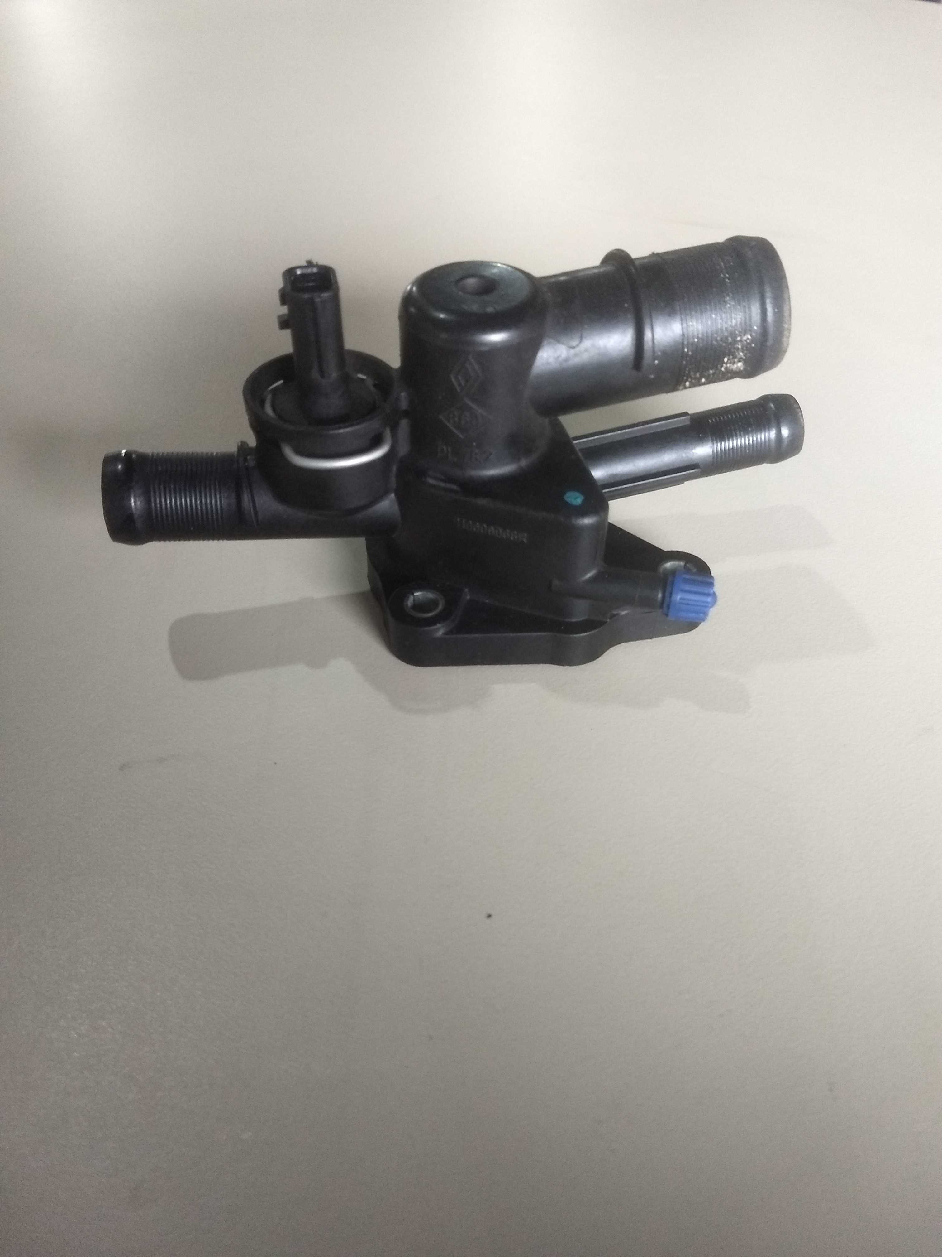 Carcaça C/válvula Termostática  Sandero 1.0 3c Usado 3