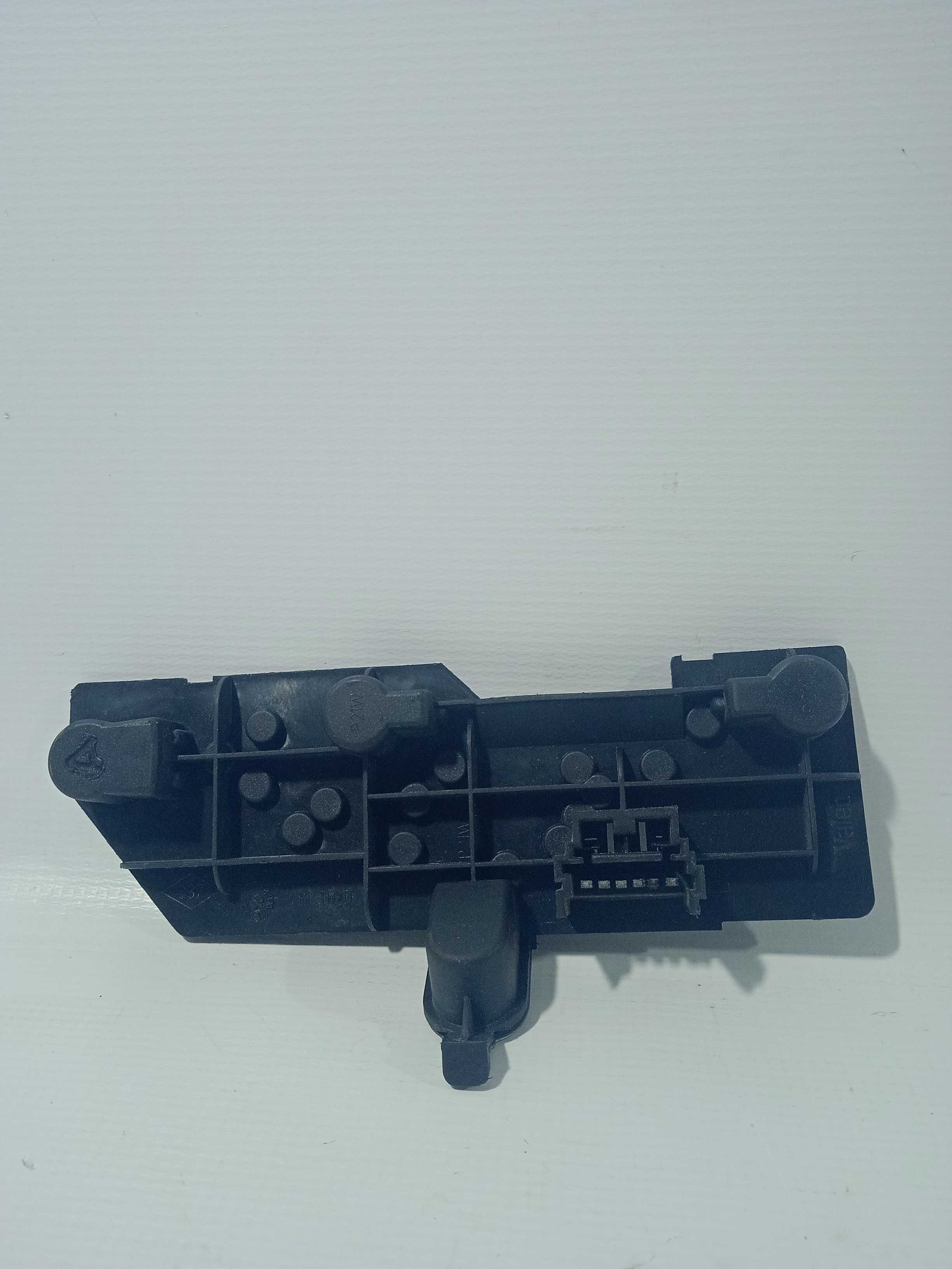 Circuito Lanterna Traseira Renault Clio Sedan 00/10 Ld 2