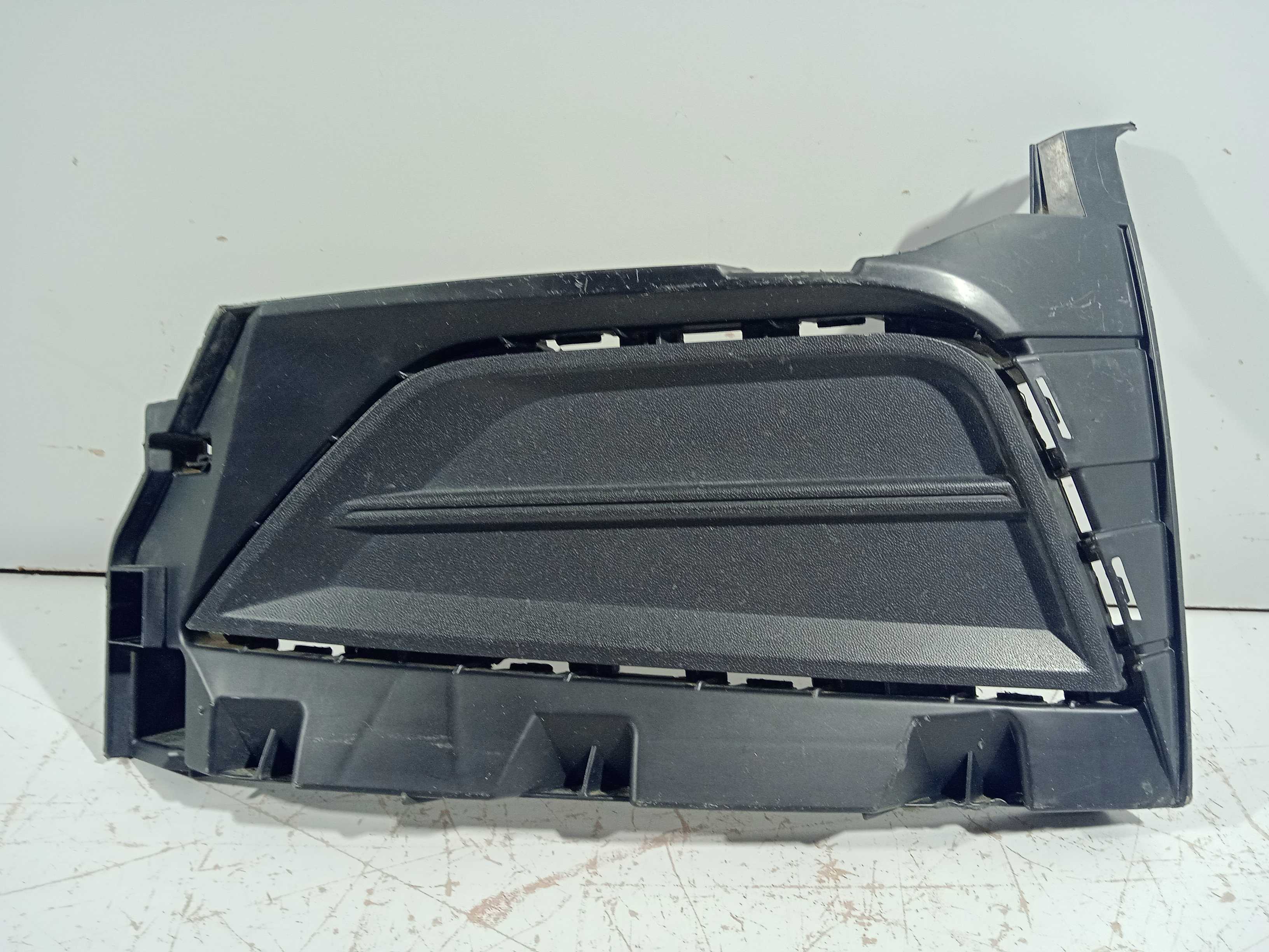 Grade Farol Milha L/e Vw Polo Msi 2018 Usado Original
