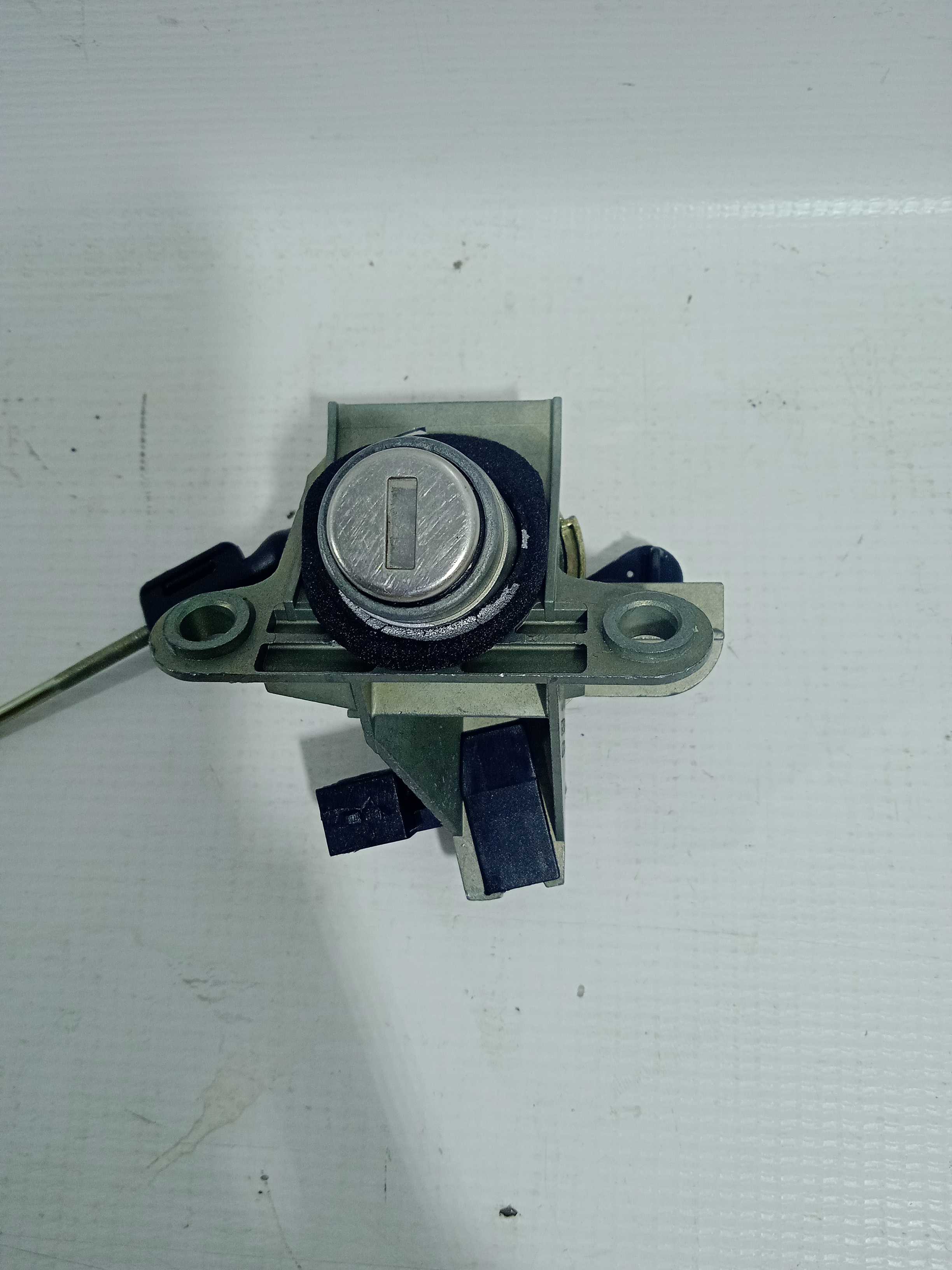 Miolo Tampa Traseira Porta Malas Audi A4 2001 3