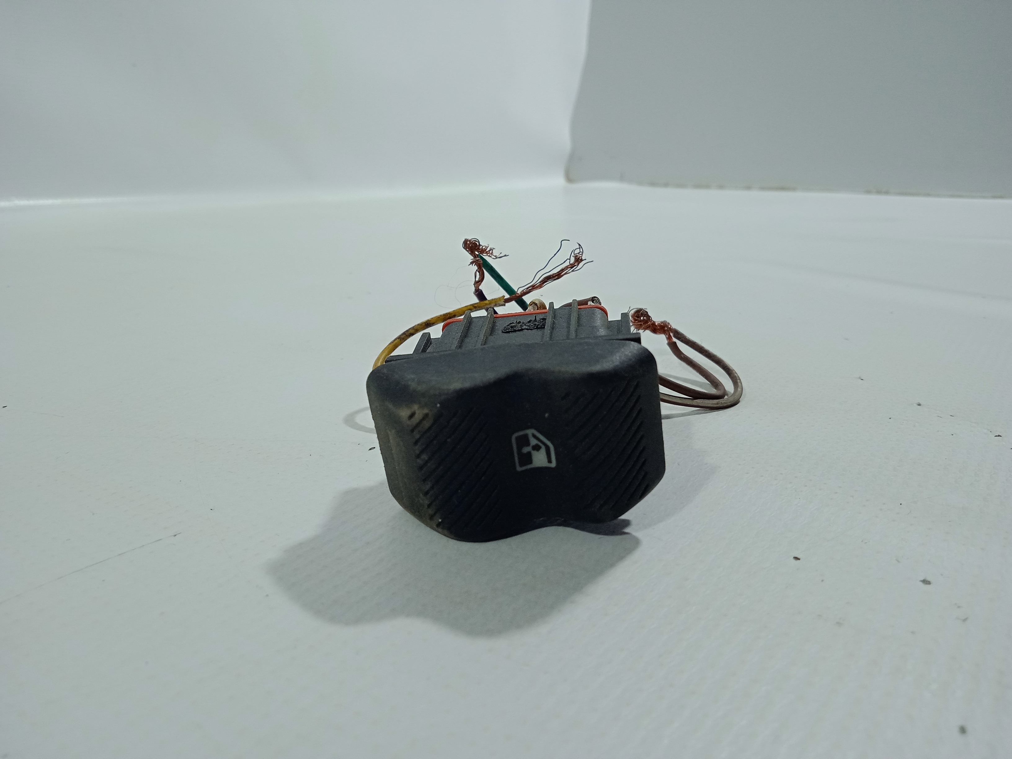 Botão De Vidro Vw Gol Parati G2 Elétrico D Painel Usado