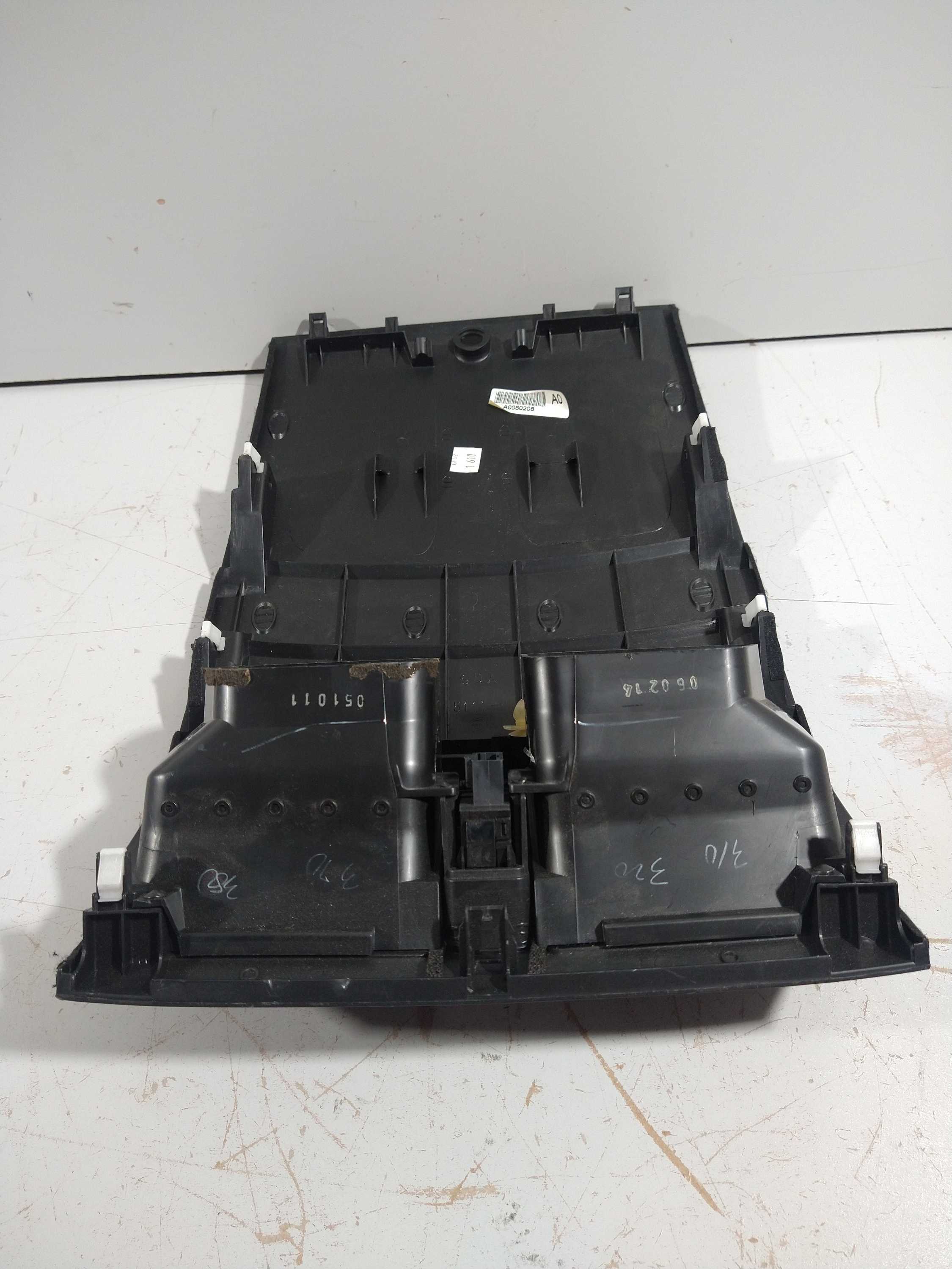 Difusor Ar Central Botão Alerta Accord 2006 Usado Original 2