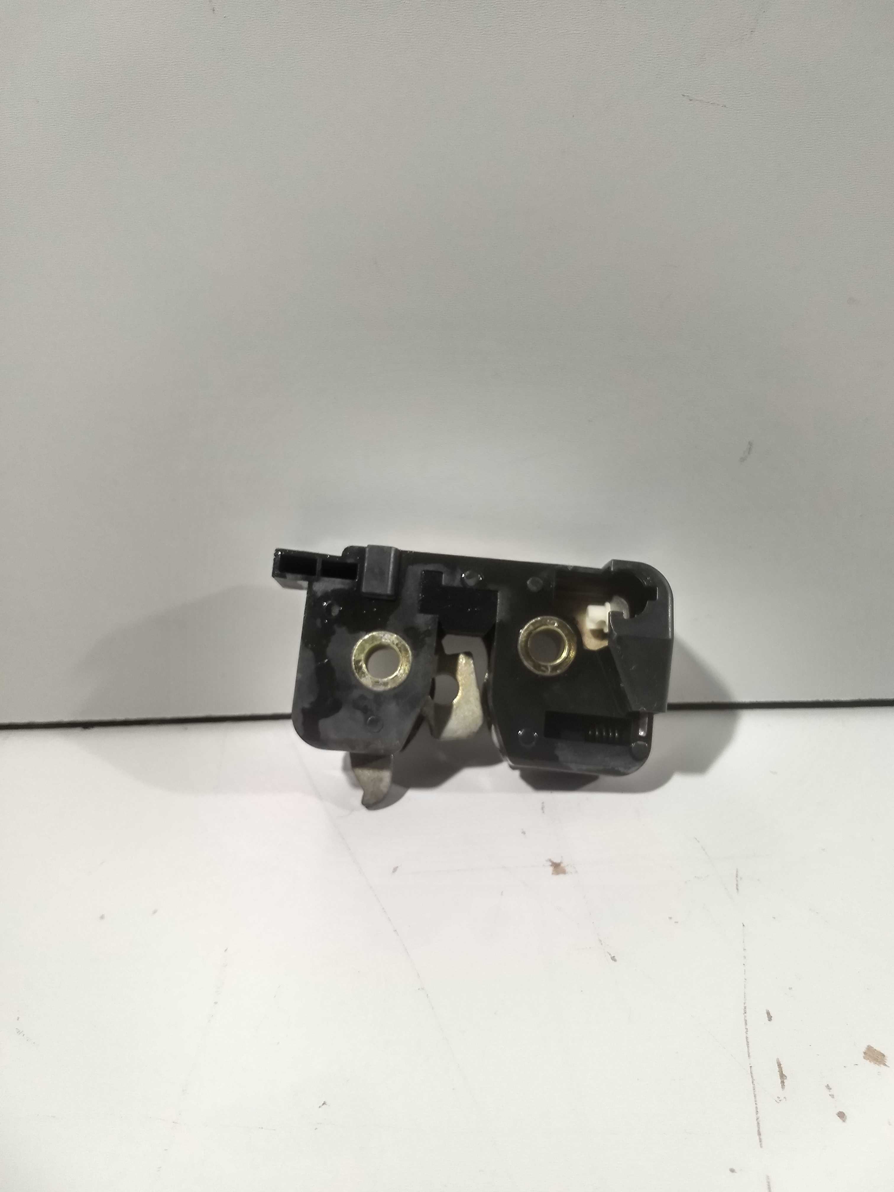 Fechadura Do Porta Malas Ford Fiesta 1997 Usado Original 3