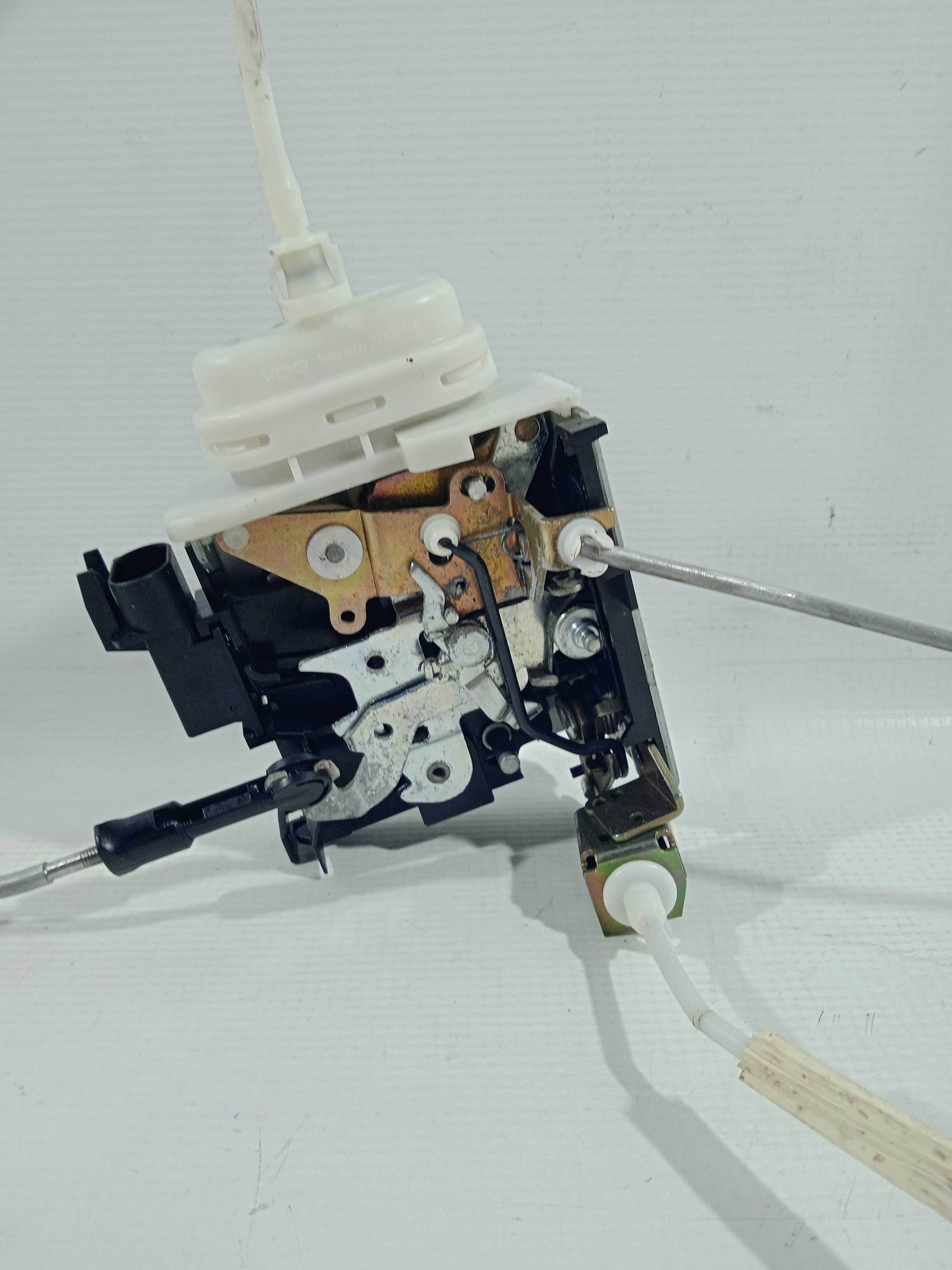Fechadura Pneumatica Audi A4  Dianteira Direita 2001 3