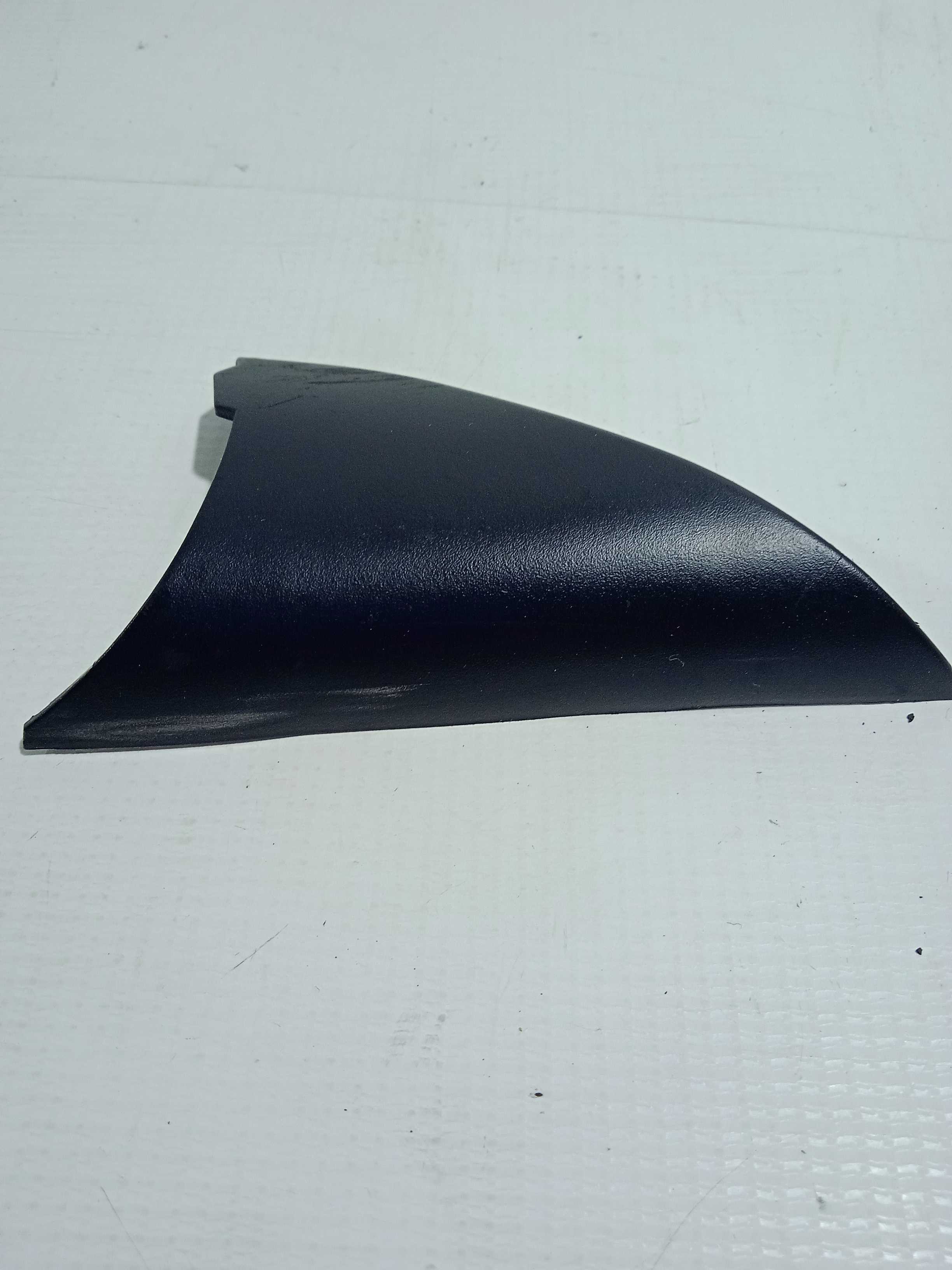 Acabamento Interno Retrovisor Direito Audi A4 2001 – Preta