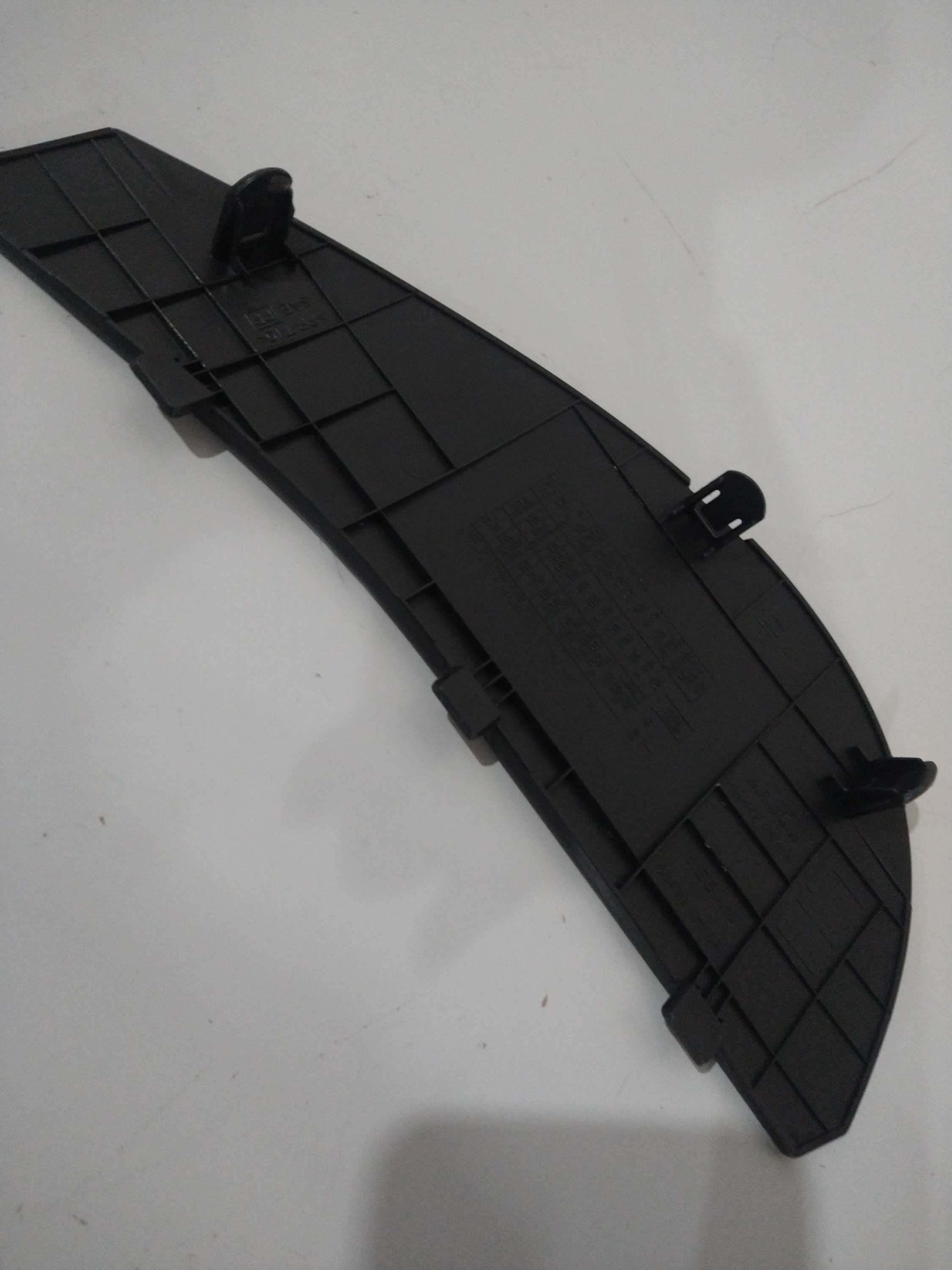 Acabamento L/e Lateral Painel March 2014 Usado Original 3