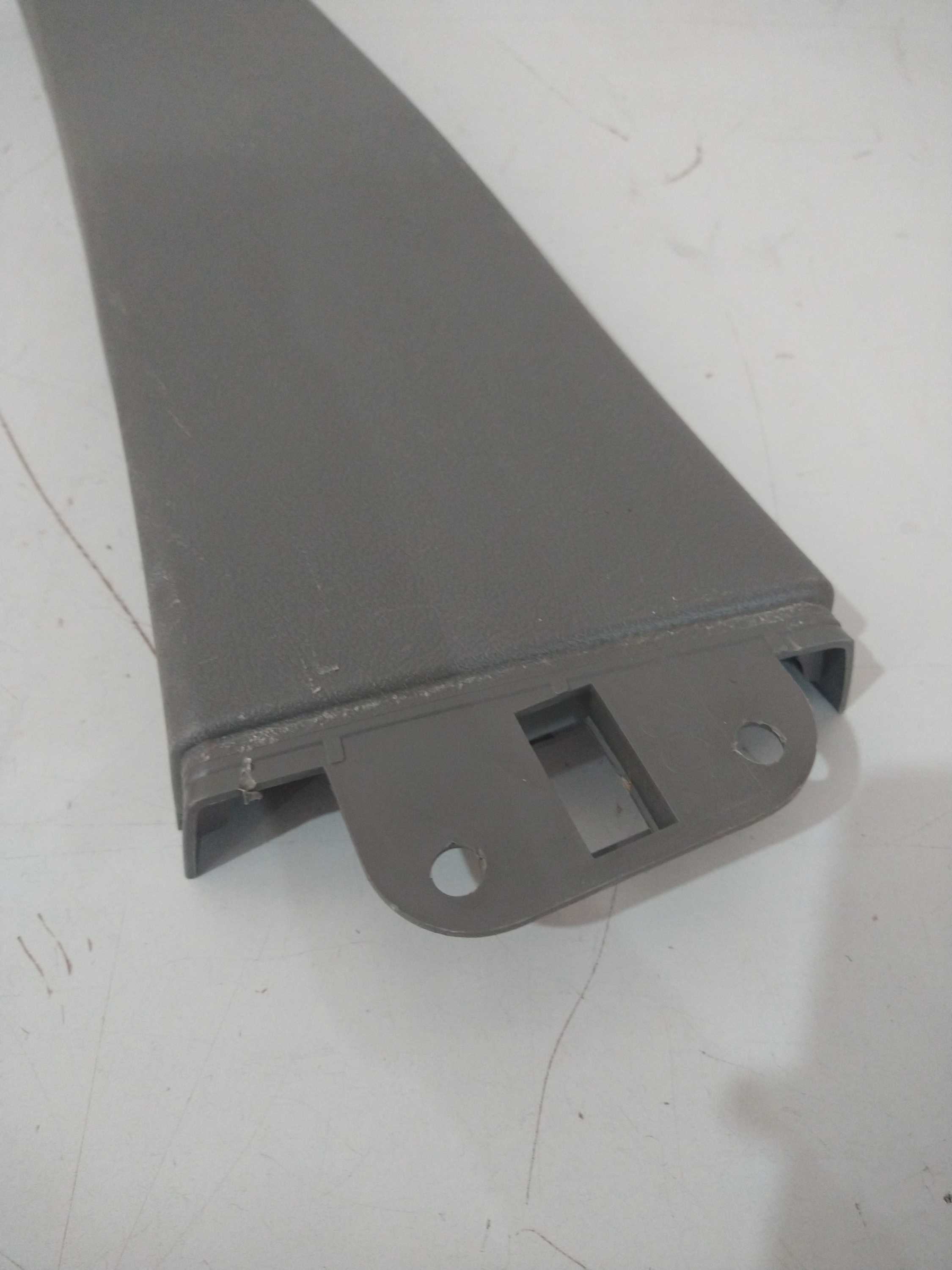 Acabamento Inferiror Coluna Meio L/d Zafira Usado Original