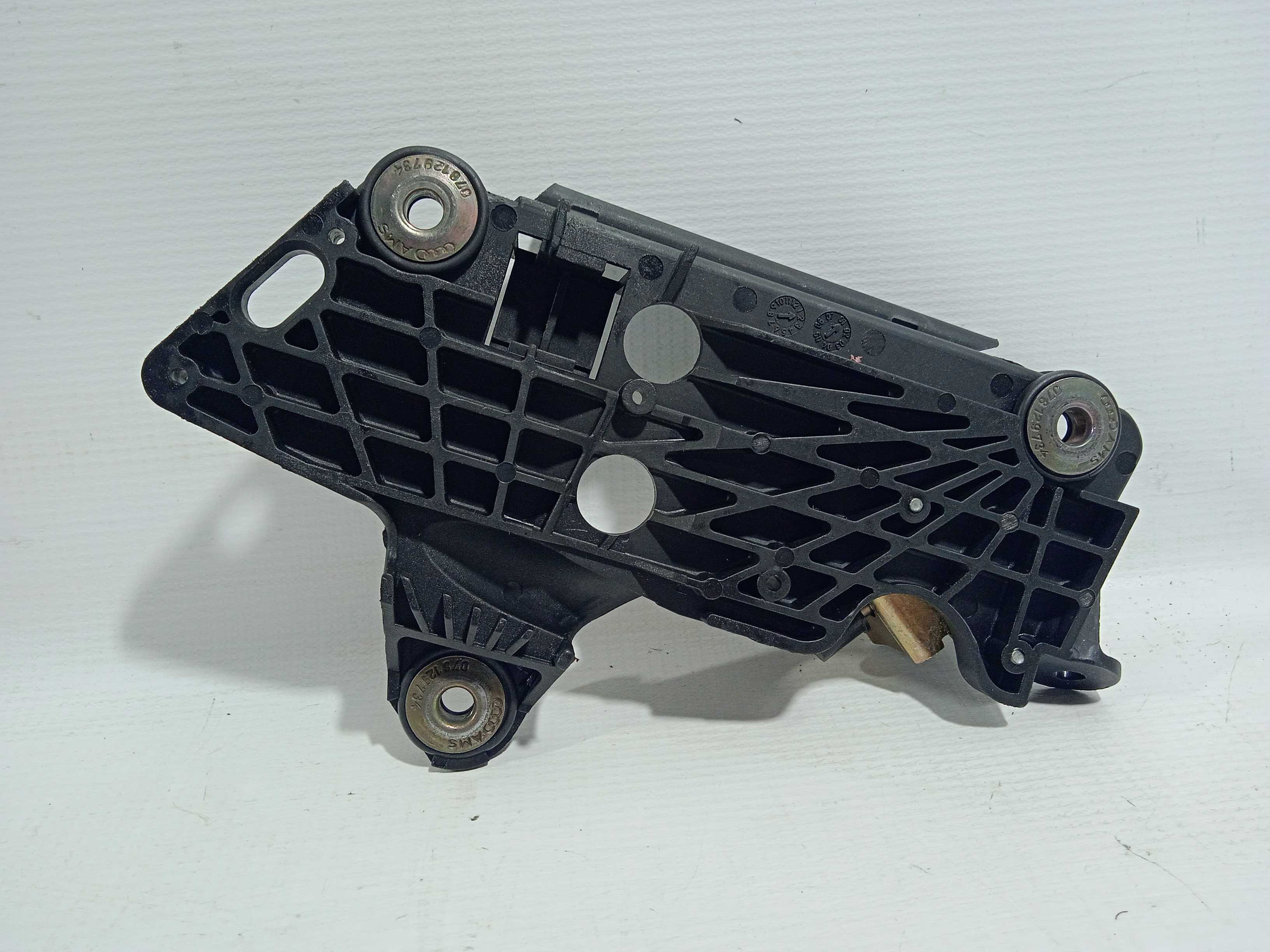 Placa Com Solenoede Da Valvula Vacuo Audi A4 2001