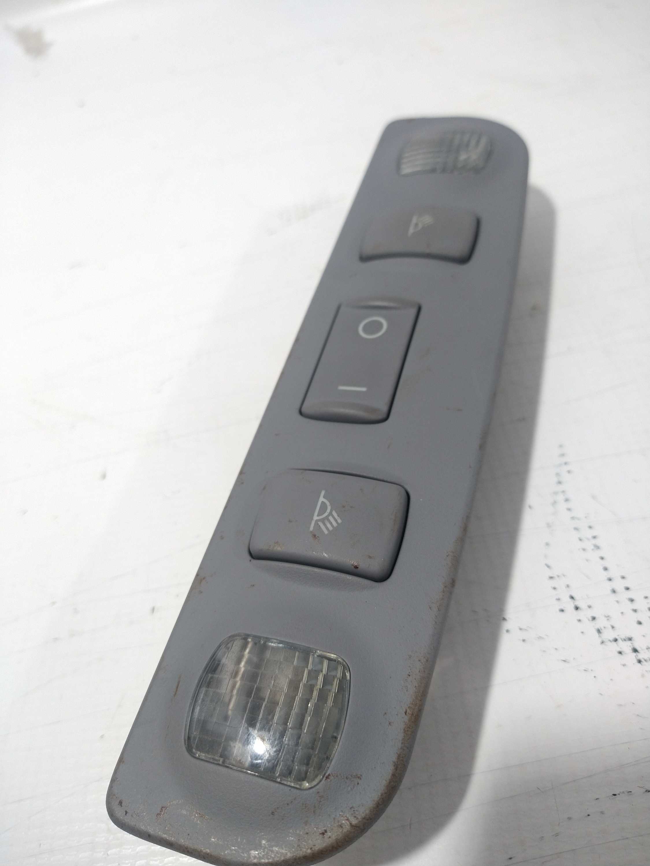 Botão Luz Teto Cortesia Interior Traseira Audi A4 2