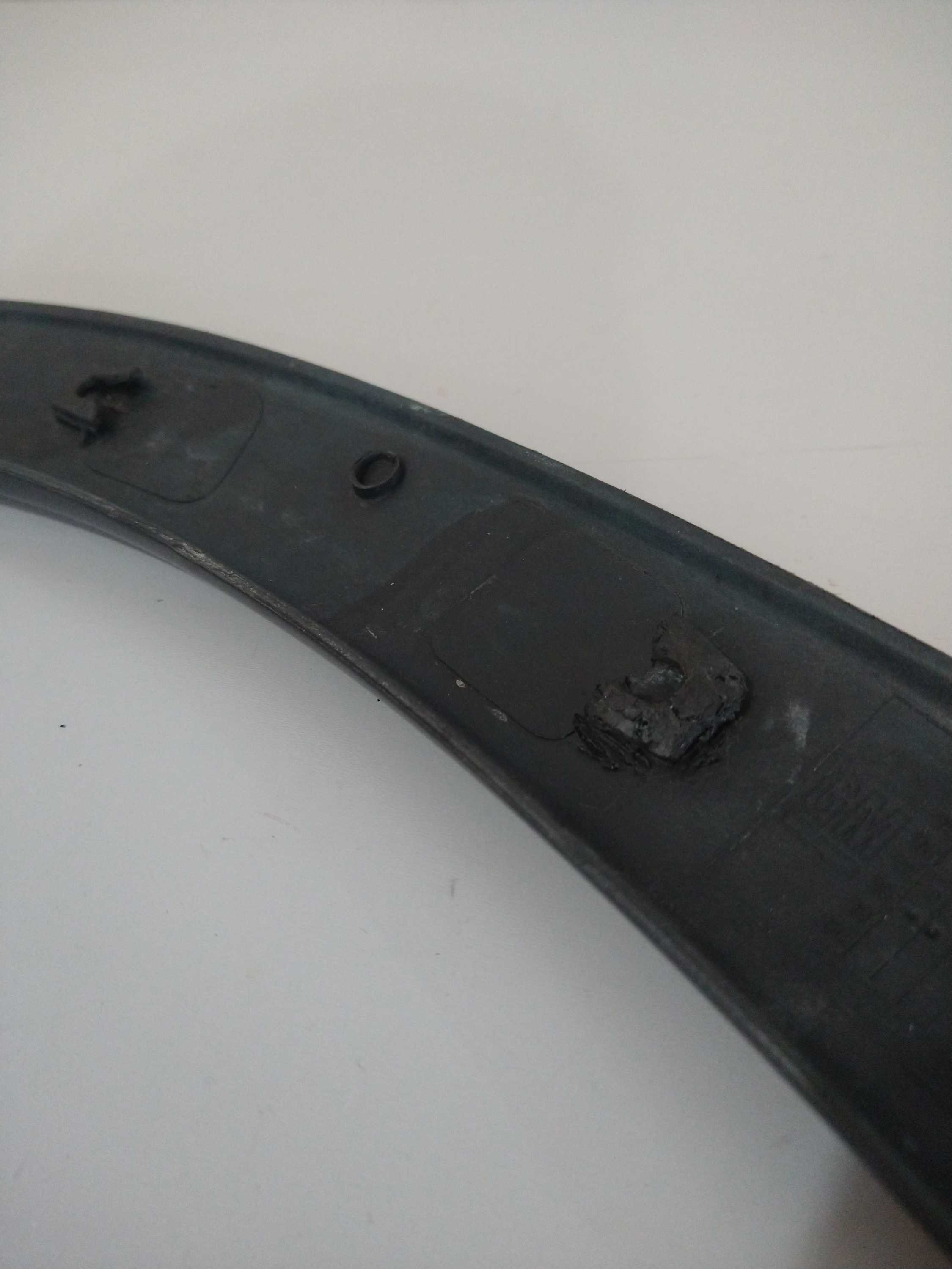 Moldura Acabamento Lateral L/d Corsa Sedan 98 Usado Original Azul