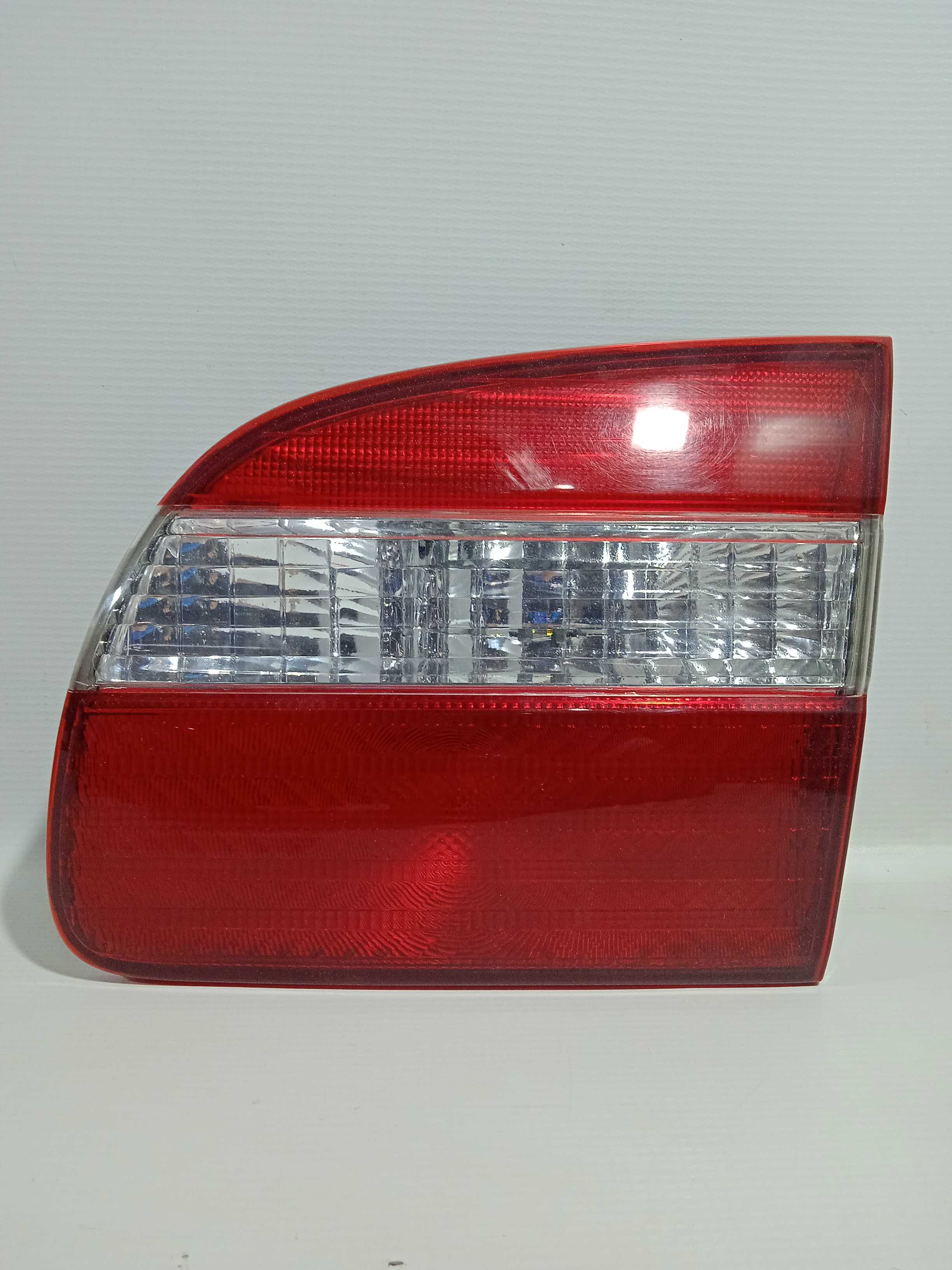 Lanterna Traseira Tampa L/d Toyota Corolla 99