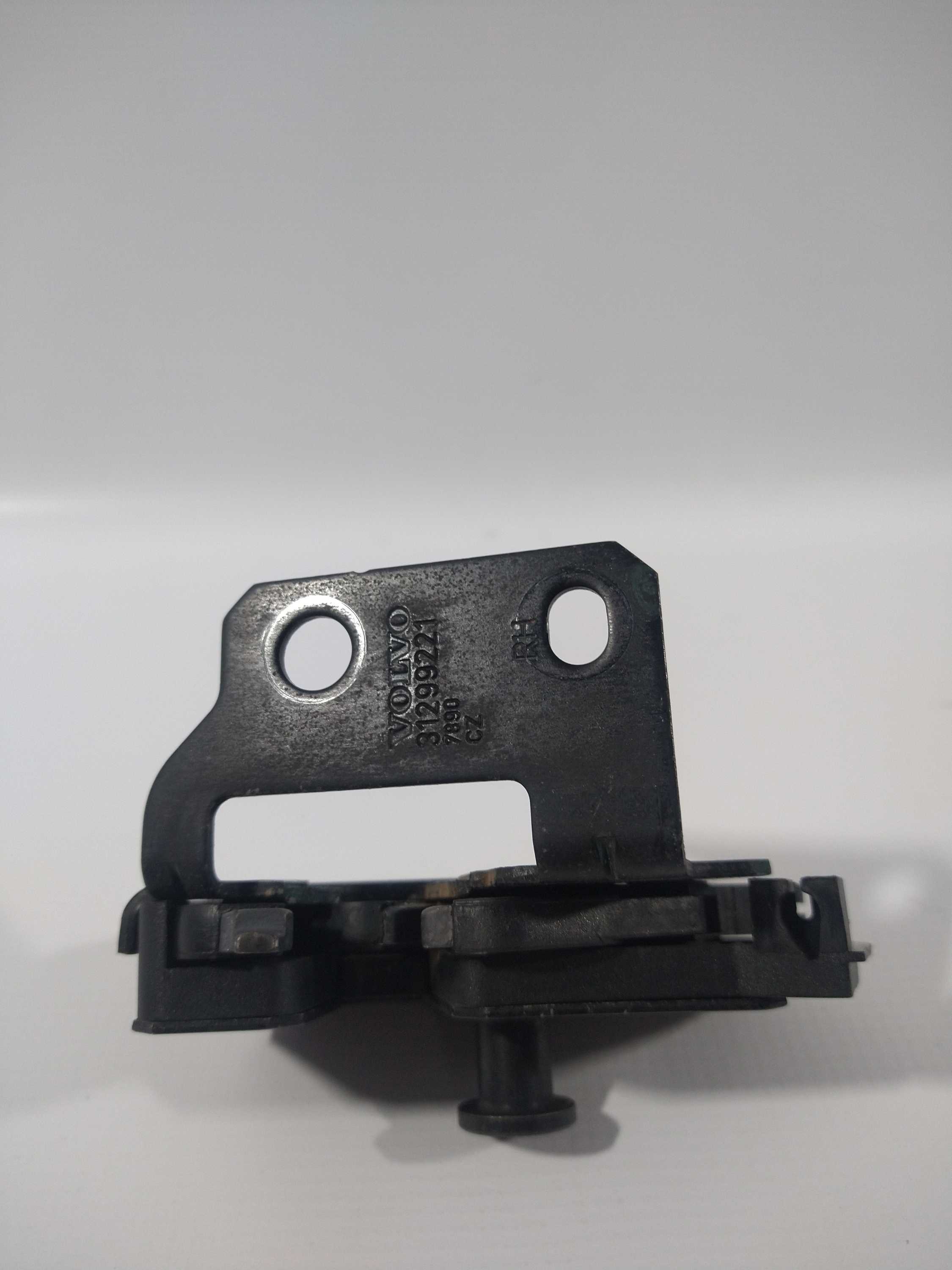 Fechadura Do Capo Volvo Xc90 3.2 2010 L/d Usado Original 2