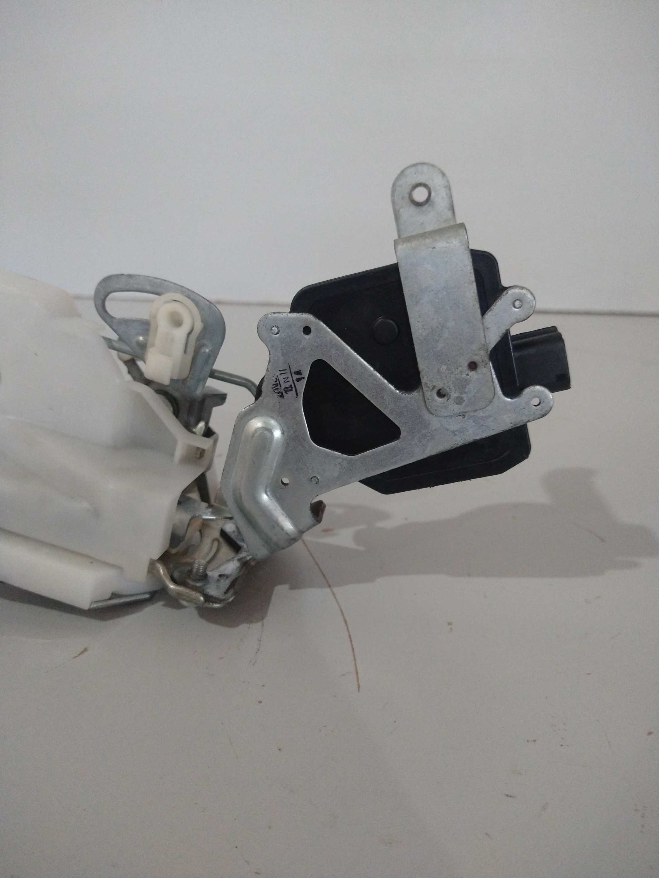 Fechadura Traseira Direita Elétrico Pajero Tr4 Usado Ori 4