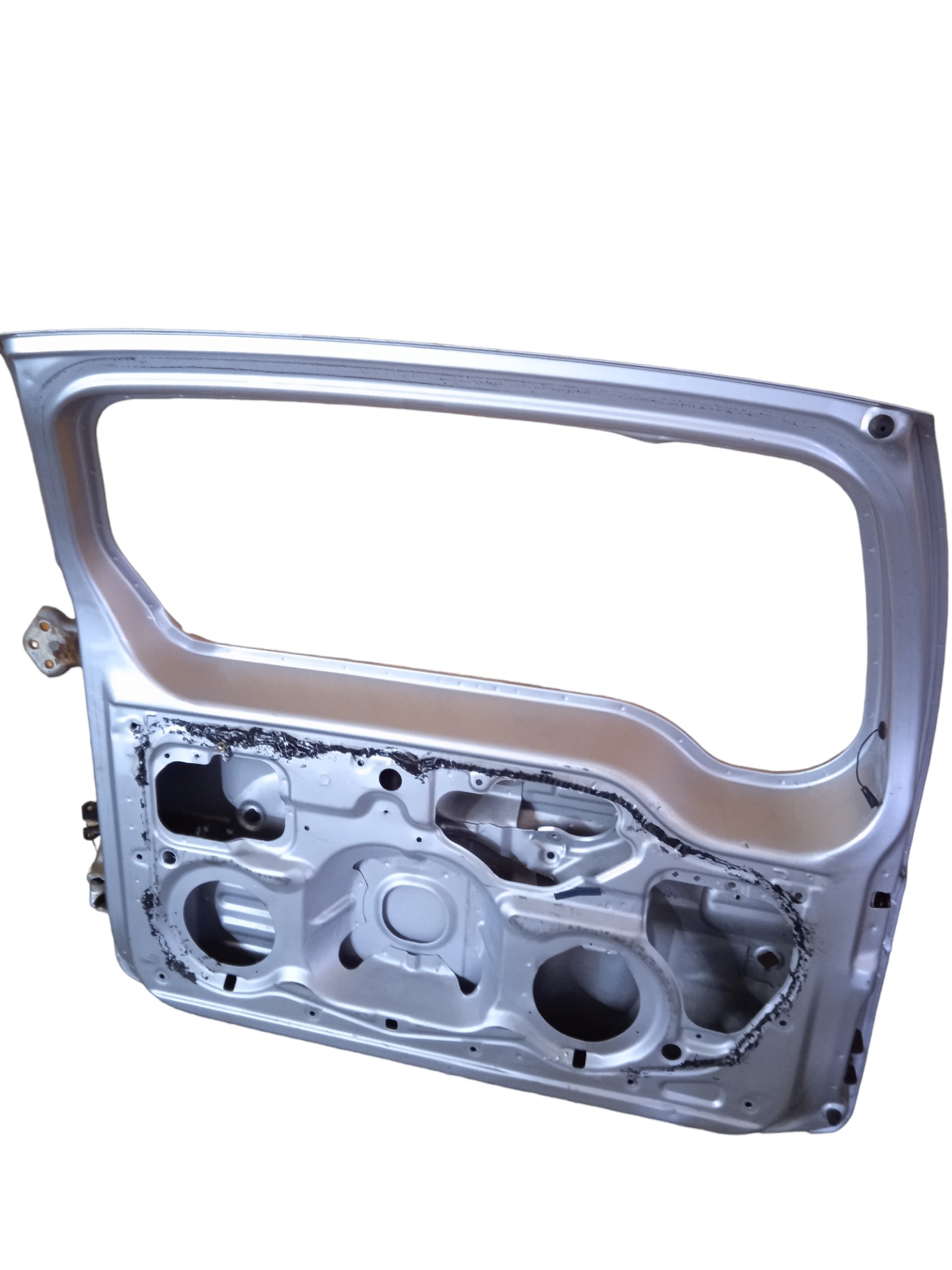 Tampa Traseira Daihatsu Terios 1998 Usado  – Prata 3