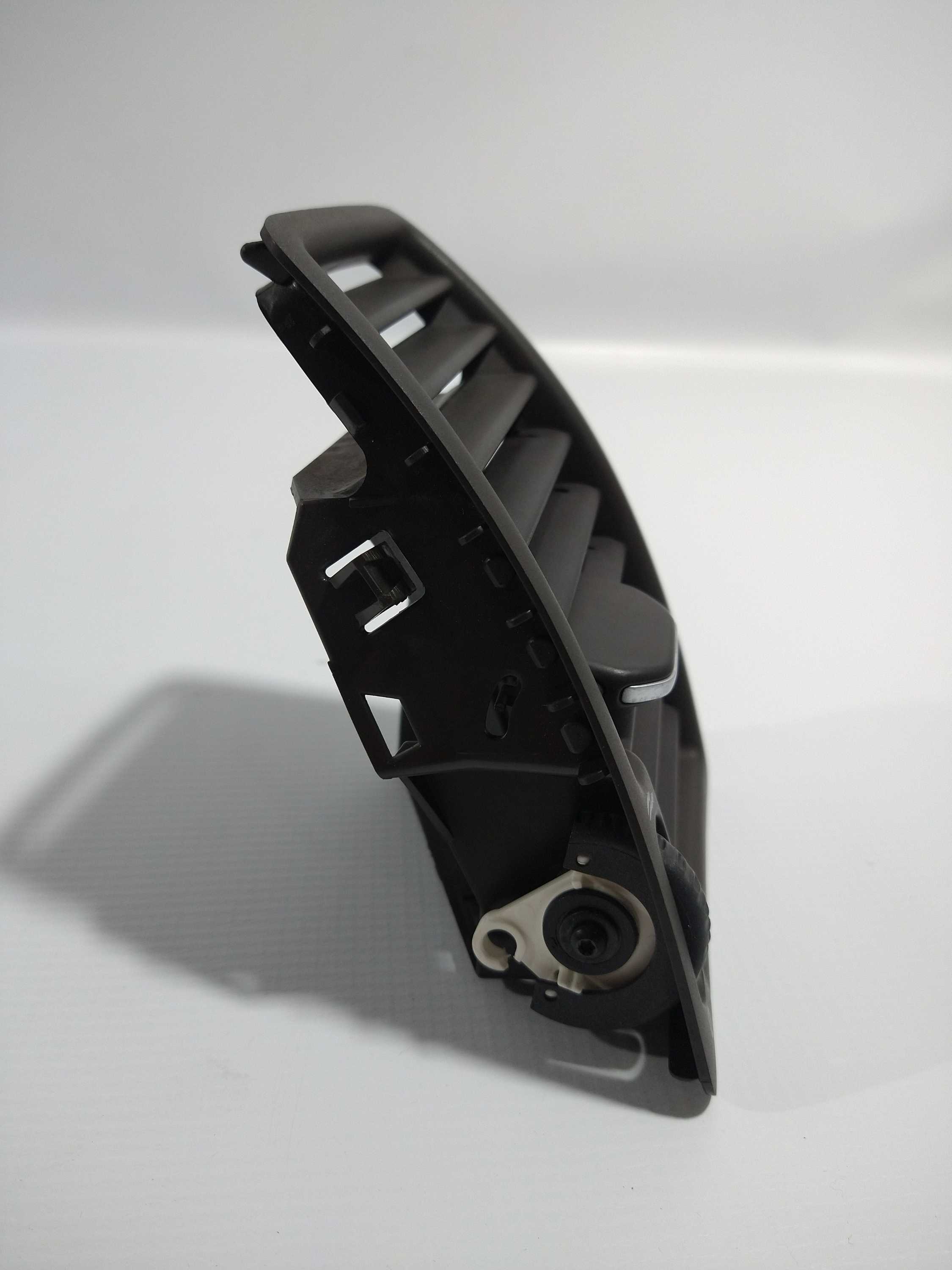 Difusor De Ar Dianteira Direita Volvo Xc90 2010 Usado Ori