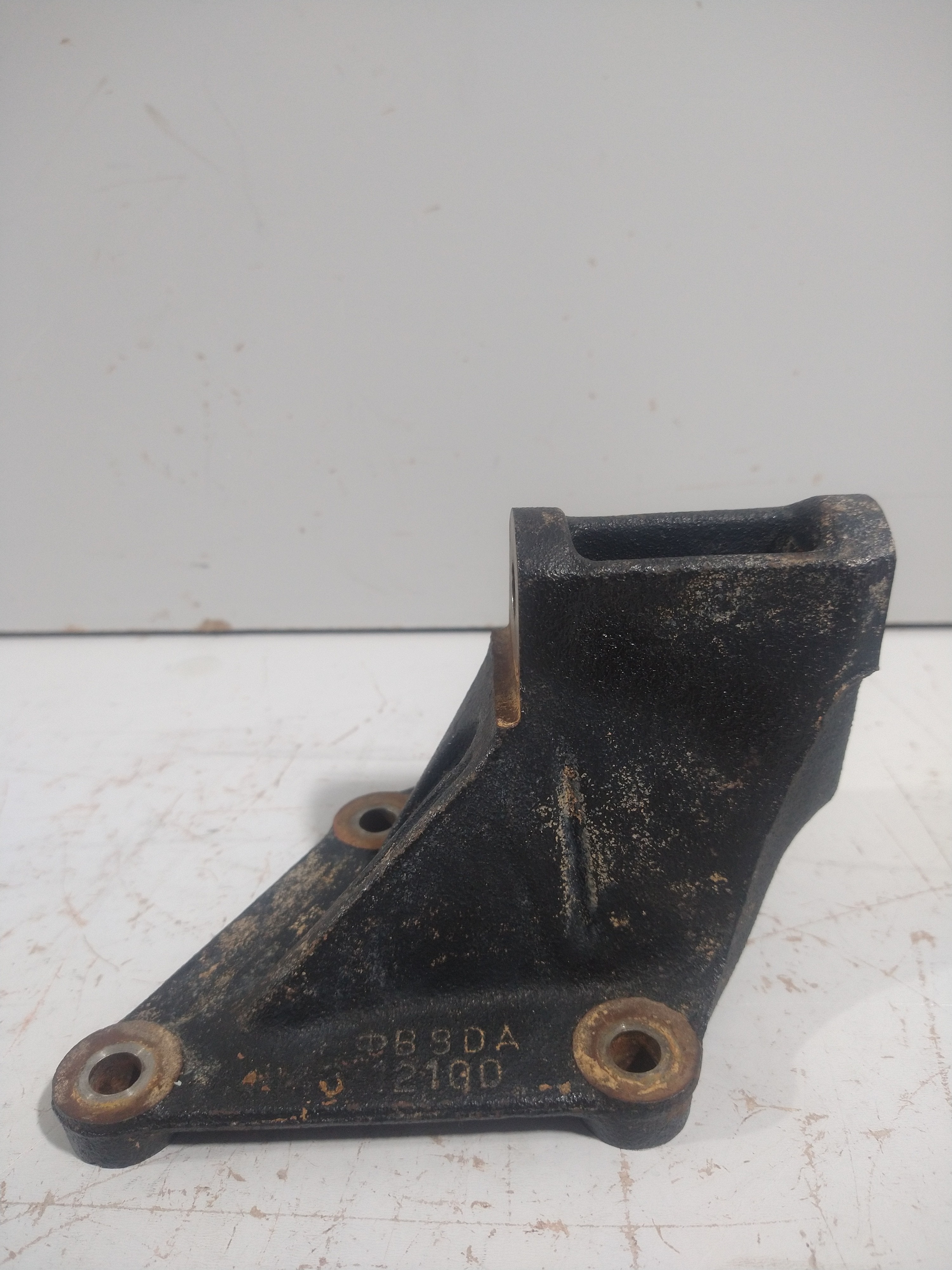Suporte Inferior Da Bomba Hidráulica Corolla 00 1.8 Usado