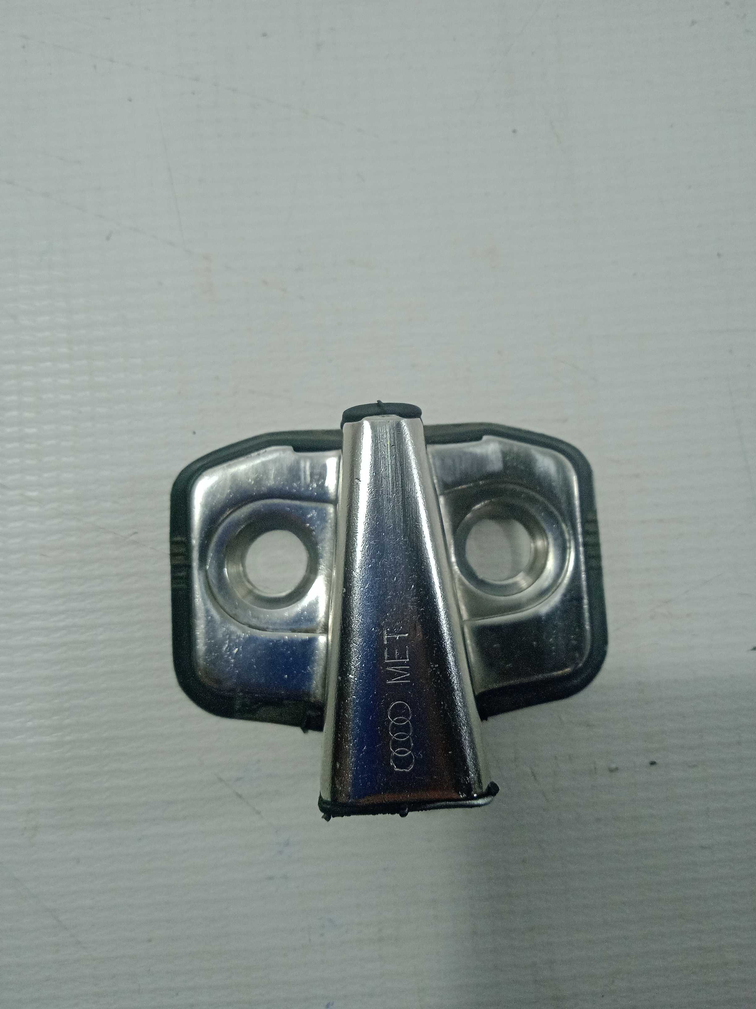 Batente Porta Dianteira Direita Audi A4 2001