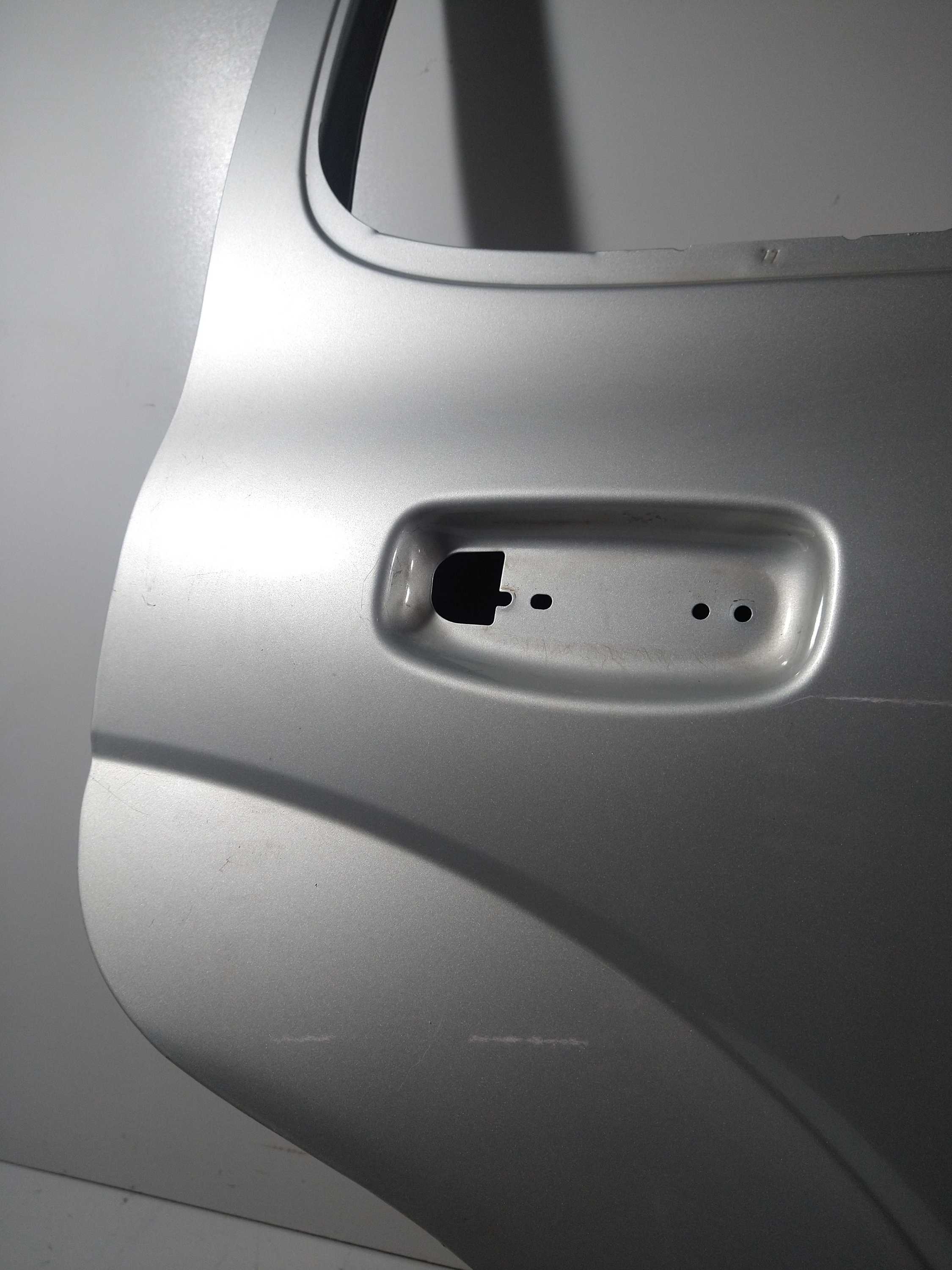 Porta Traseira Direita Fiat Uno Vivace 2013 Usado Origin Traseira Direita Prateado 3