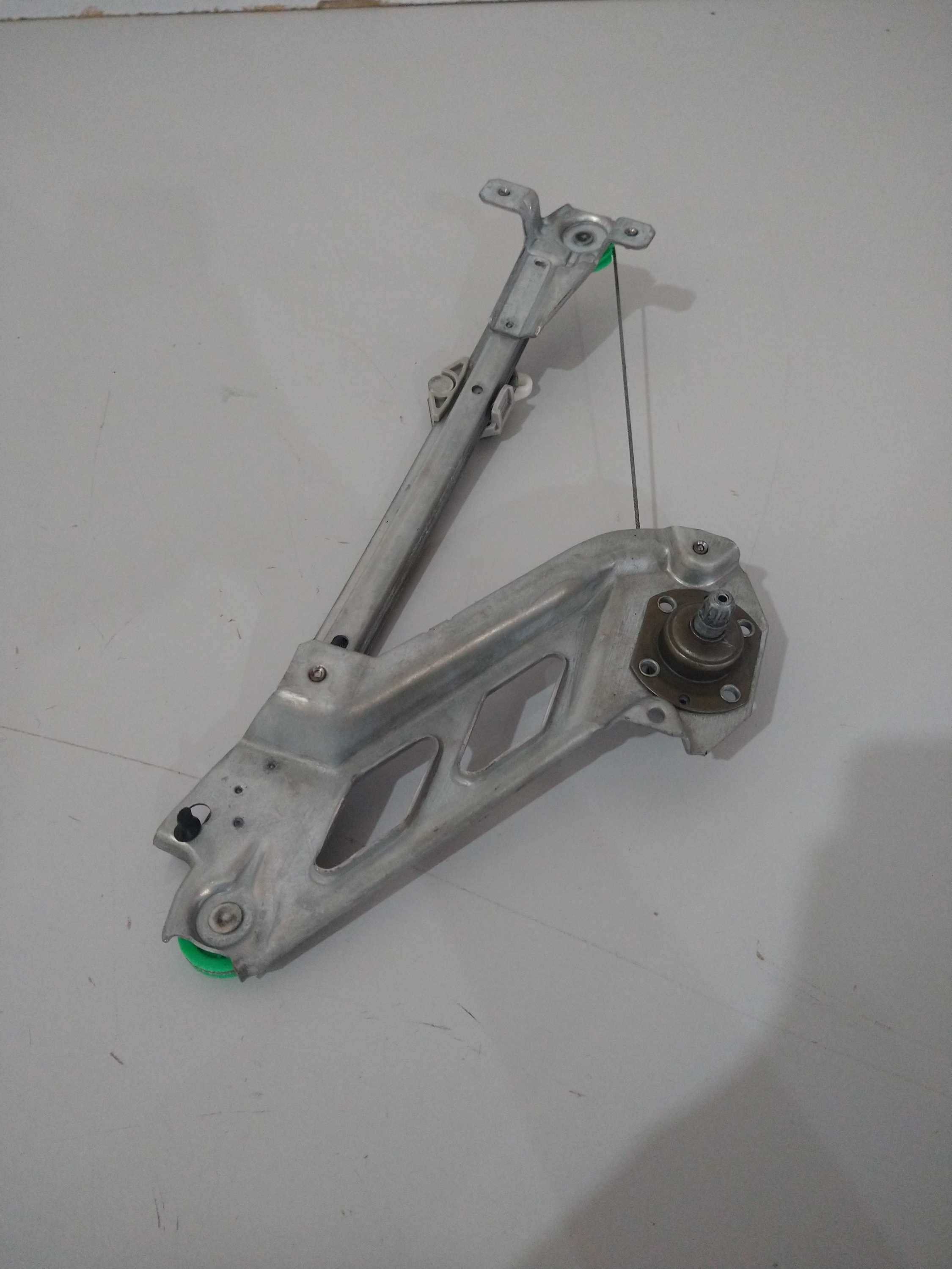 Maquina De Vidro Manual Traseira L/e Corsa 98 Usado Original 2