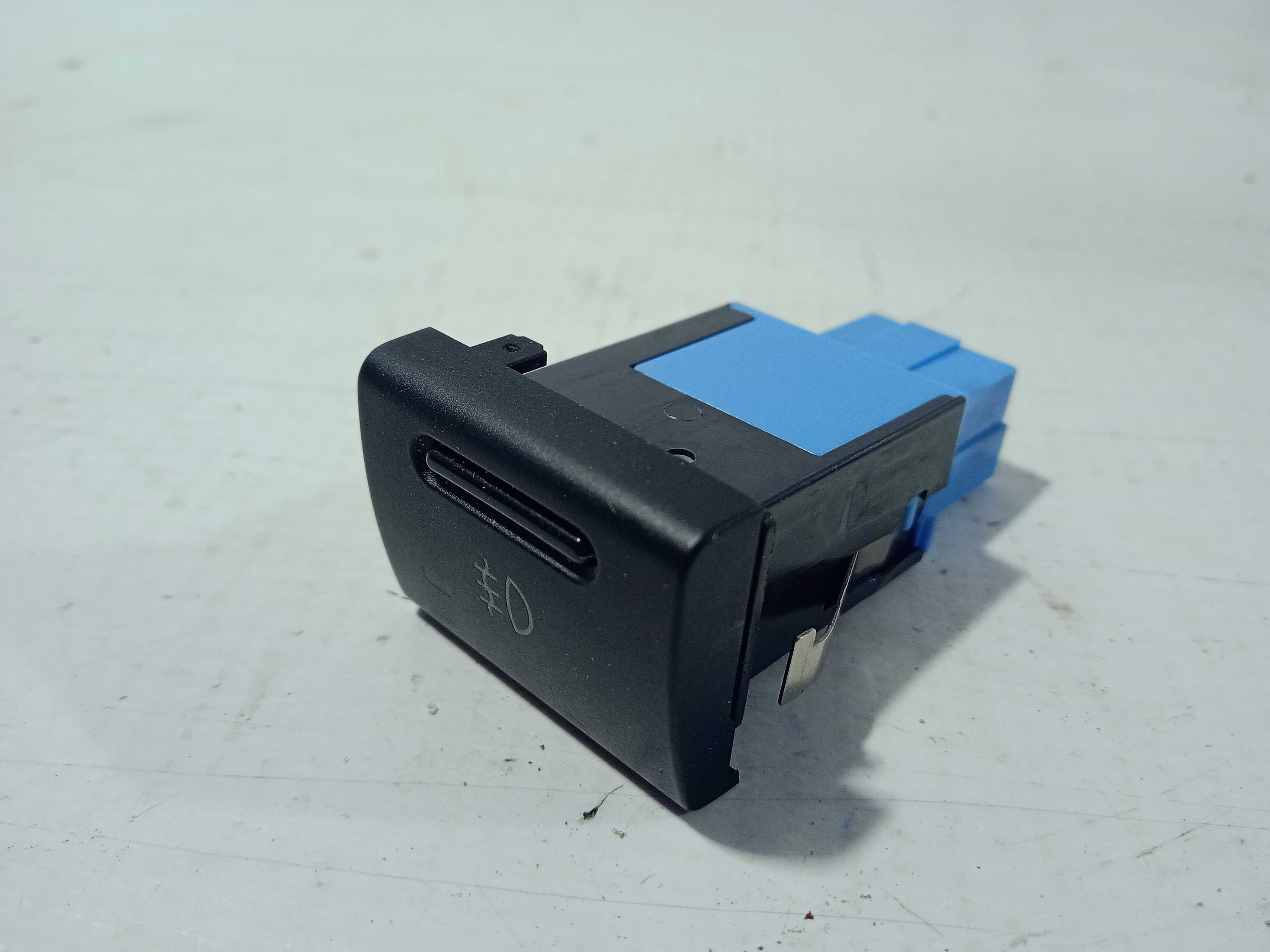 Botao Comando Luz Neblina Traseira Audi A4, B5 8d0941563 3