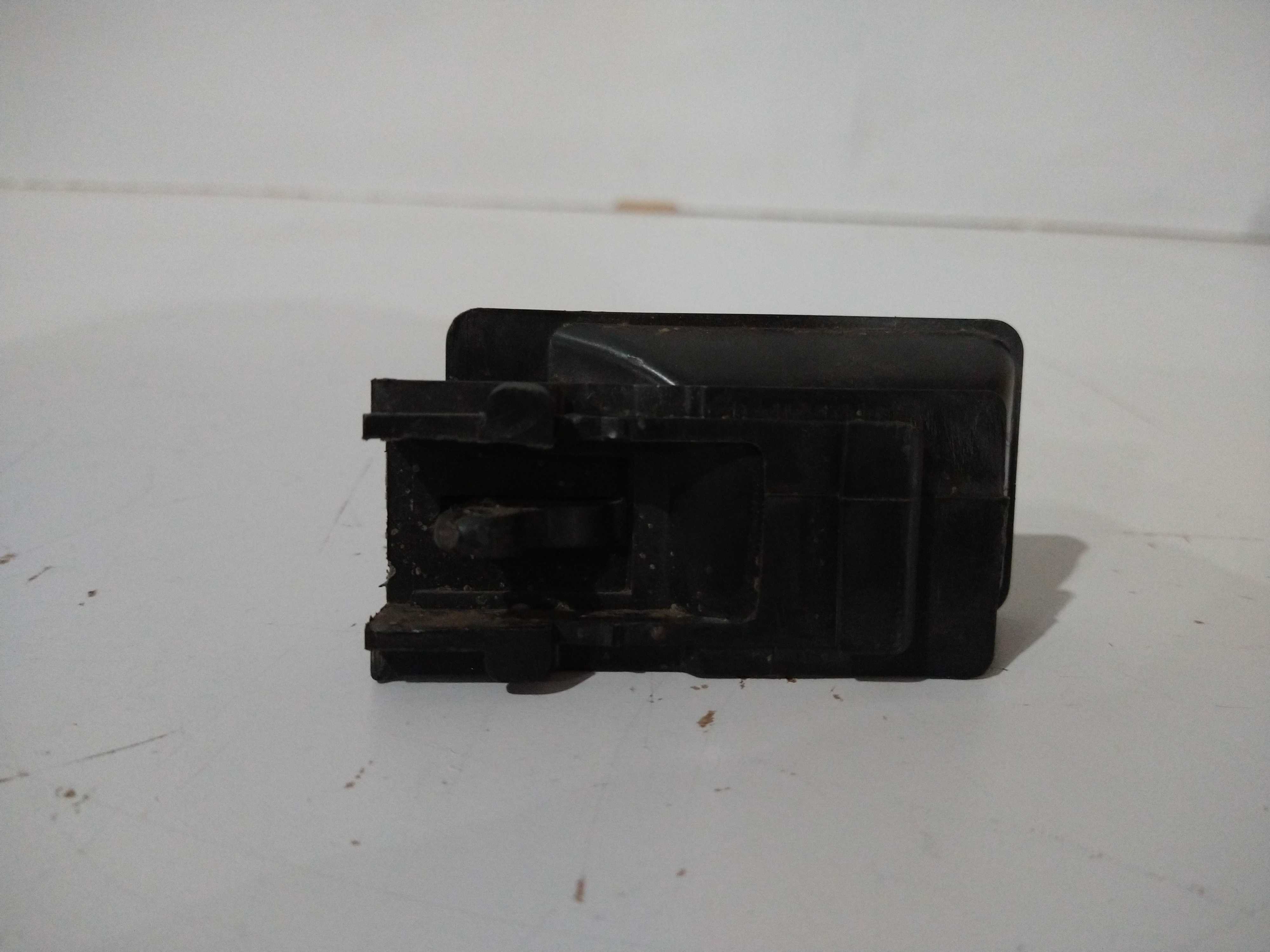 Maçaneta Interna Direita Kadett Ipanema 1993/1998 Usado  Preto Dianteira 4