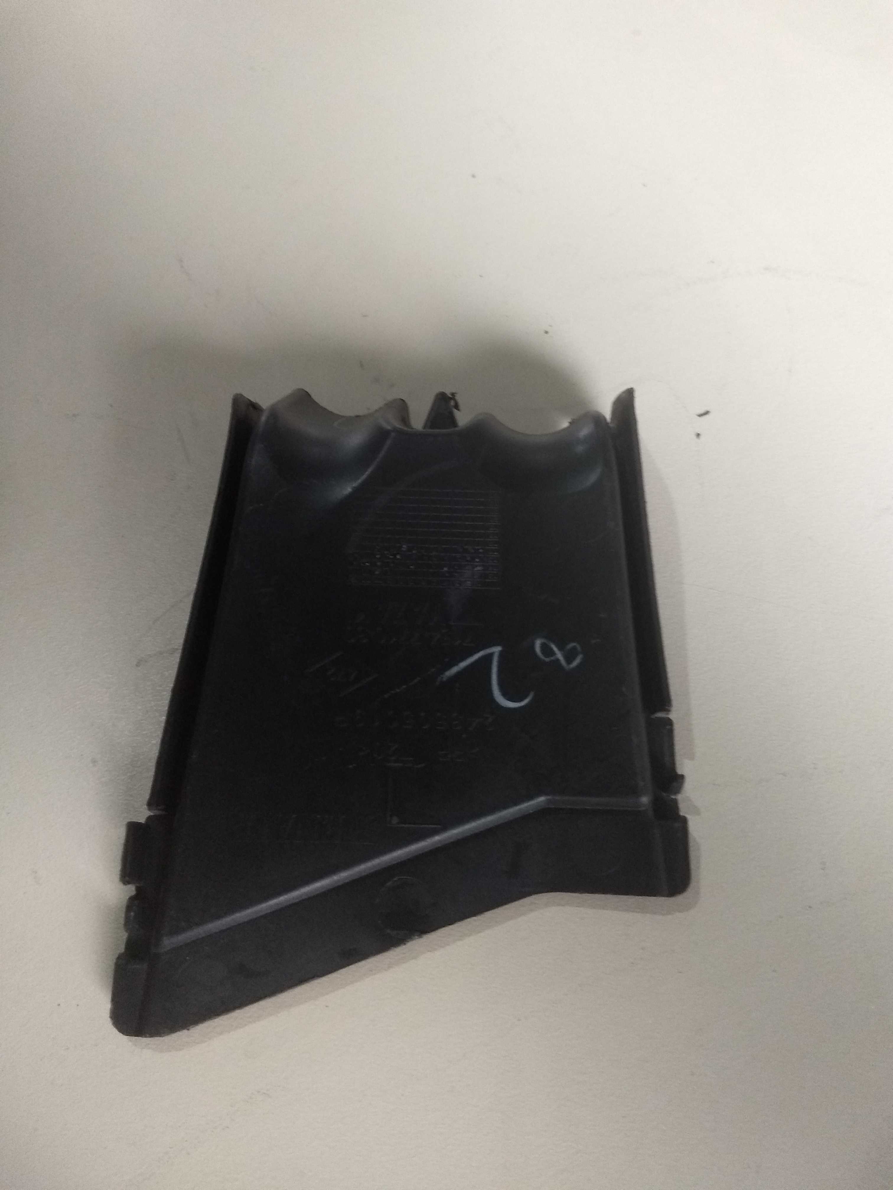 Acabamento Capa Caixa Fusível Sandero 2016 1.0 3c 12v Usado