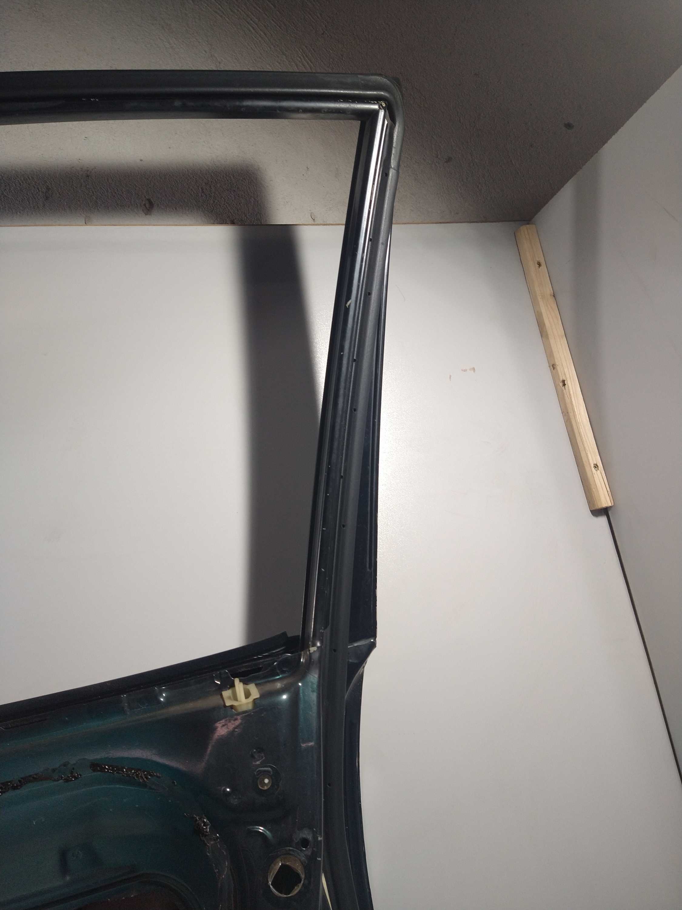 Porta Dianteira Direita Toyota Corolla Xei 99 Usado Original Dianteira Direita Verde-escuro 8
