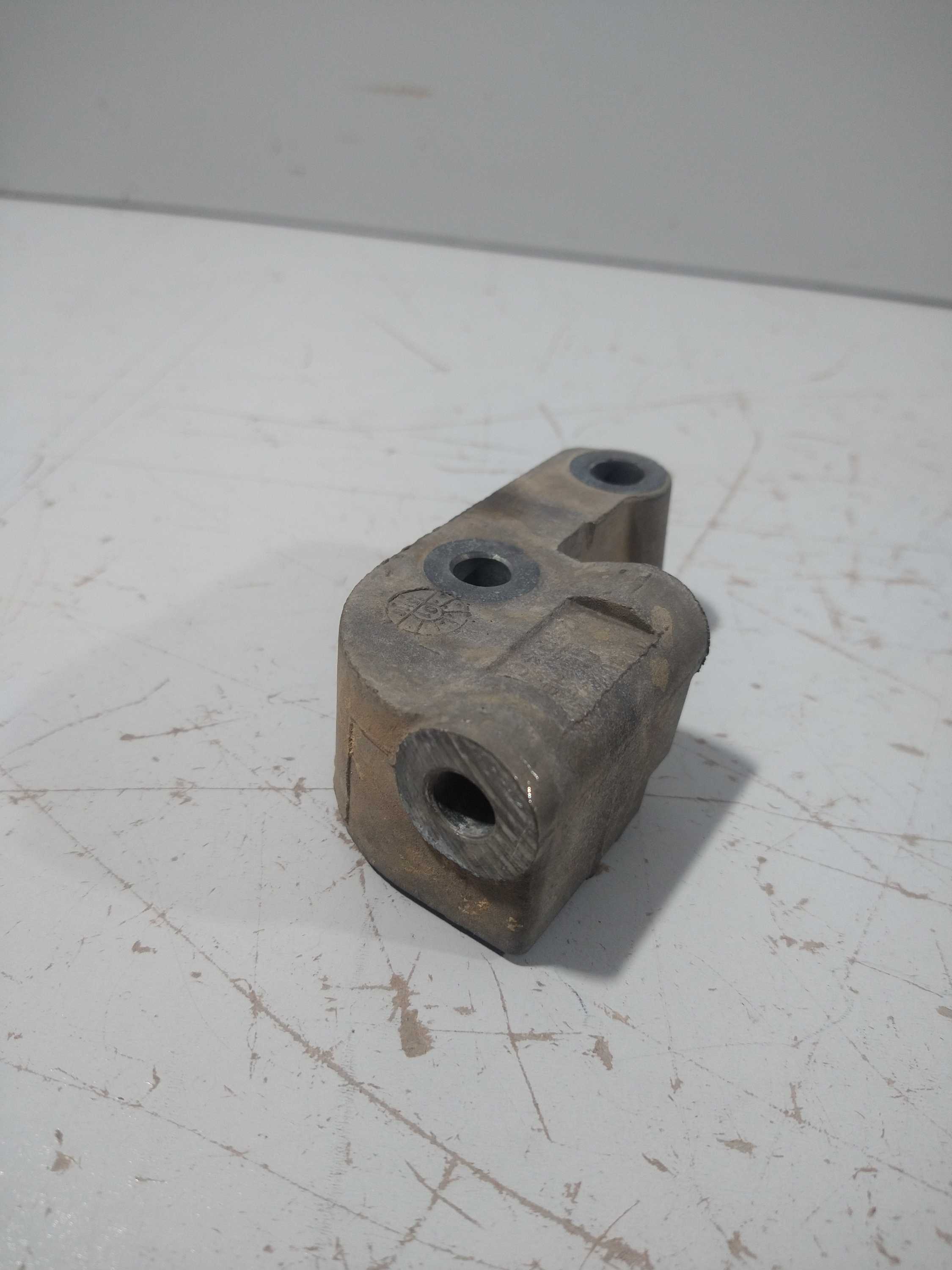Suporte Do Alternador Celta 2001 1.0 8v Usado Original 4
