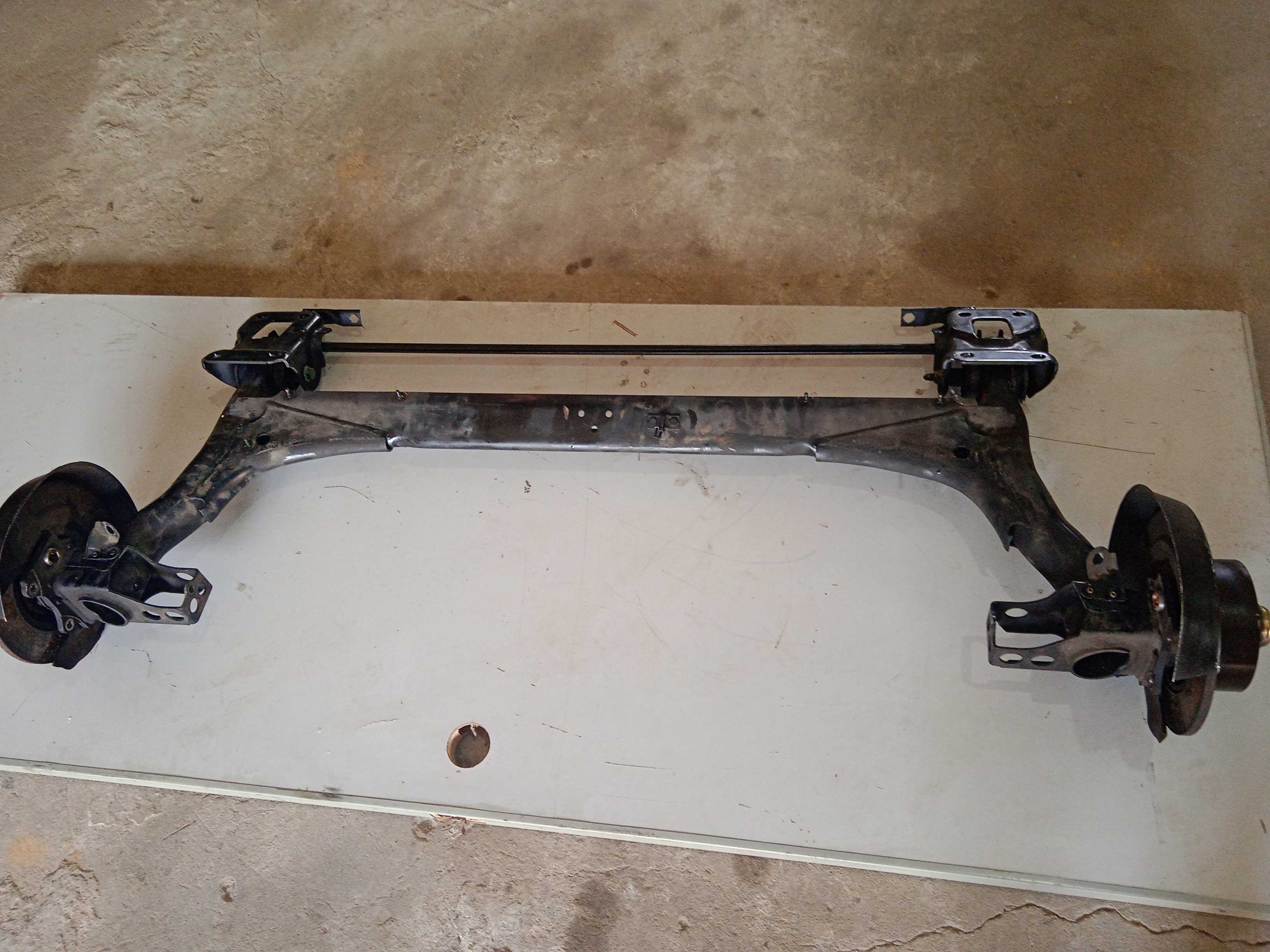 Eixo Suspensão Traseiro Audi A4 2.4 Ano 2001 Preto