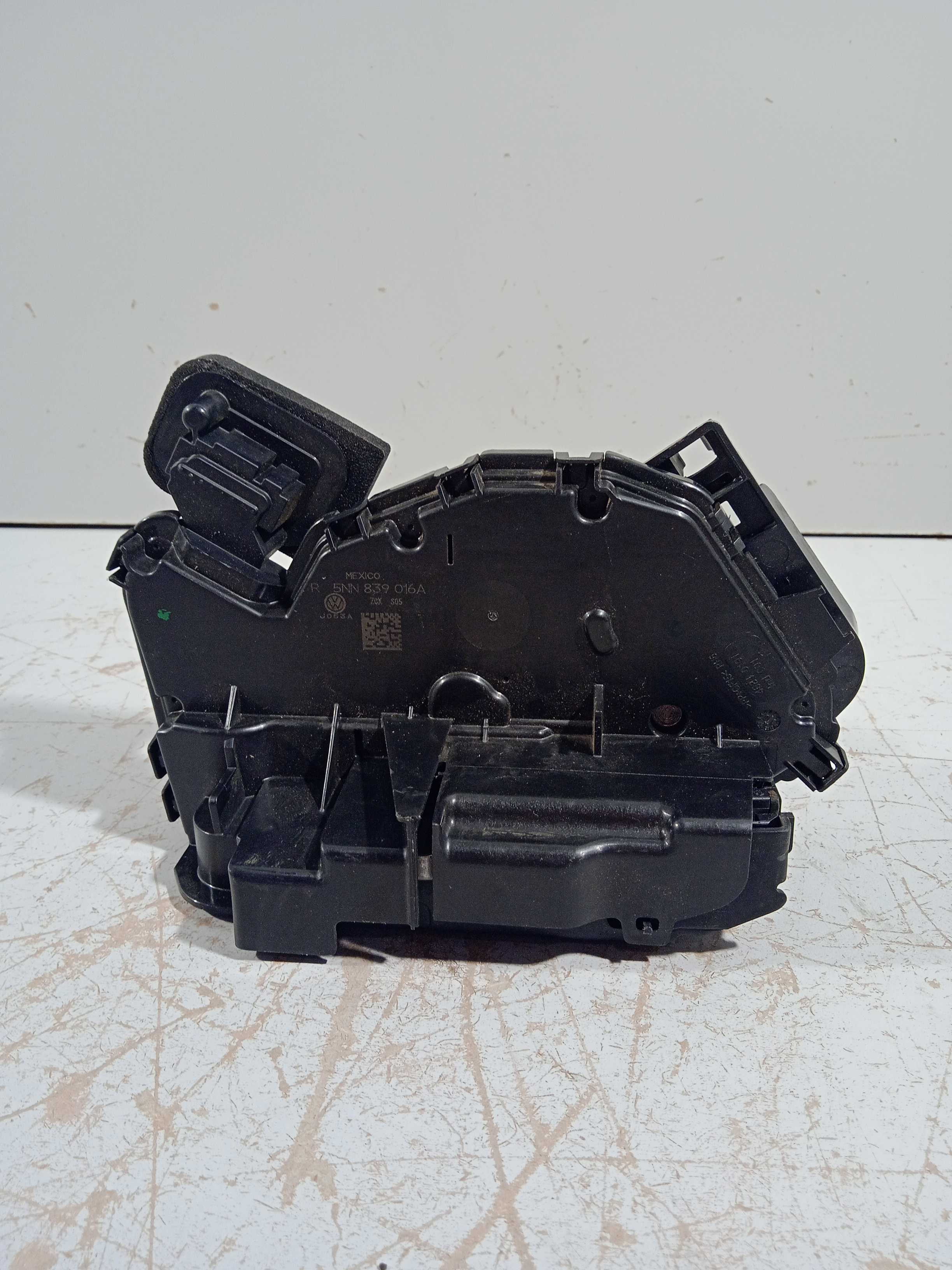Fechadura Traseira L/d Polo Msi 1.6 2018 Usado Original
