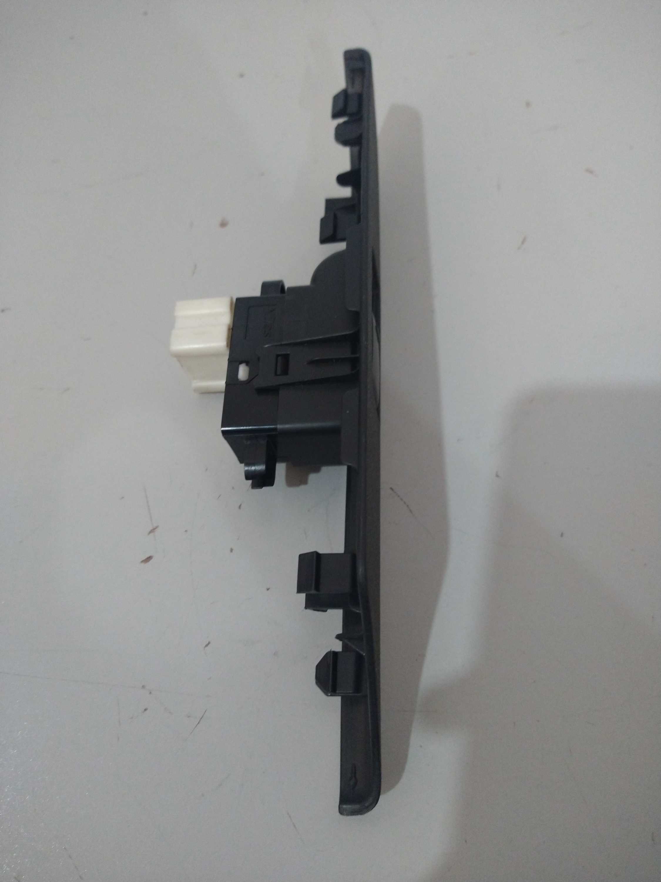 Comando Vidro Elétrico Traseiro L/e March Usado Original 4