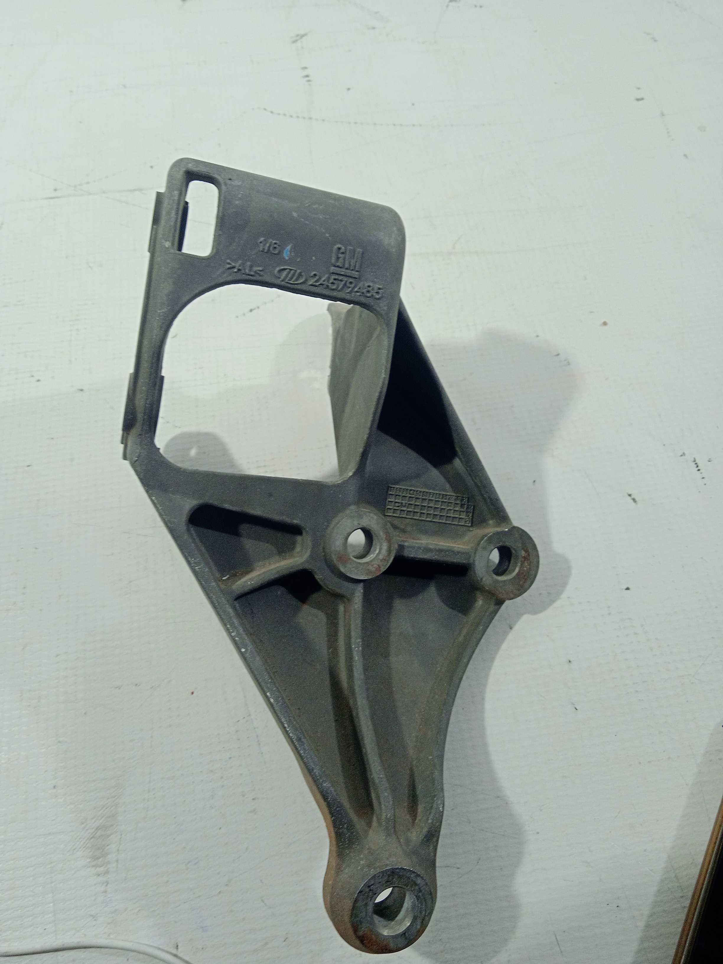 Suporte Da Bomba De Direção Hidráulica Onix,prisma 2016 Gm 2