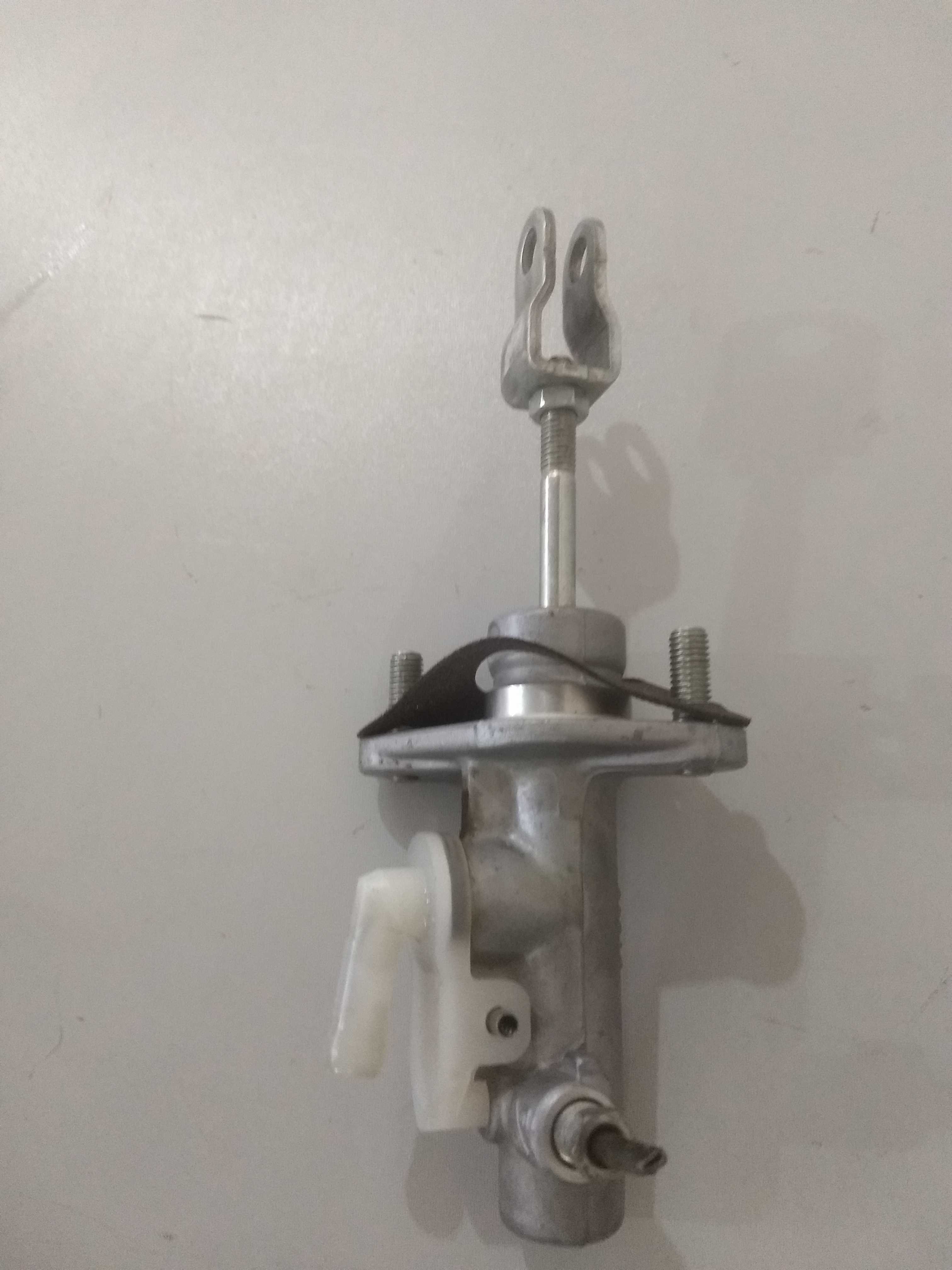 Cilindro Burrinho Mestre Embreagem Pajero Tr4 2012 Usado Ori 3