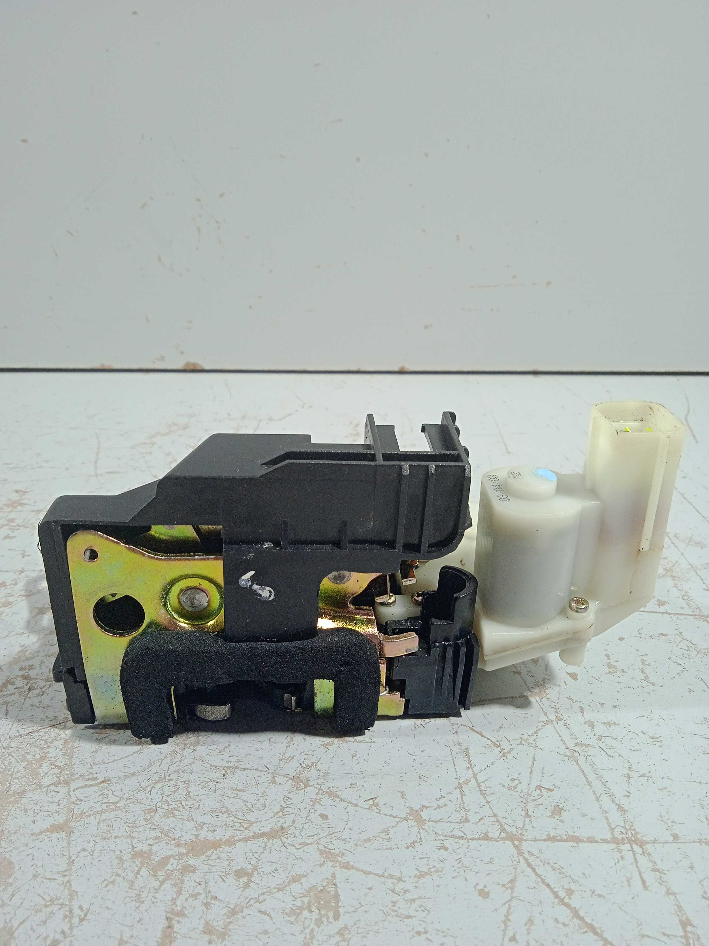 Fechadura Porta Dianteira L/e Ecosport Usado Original 4