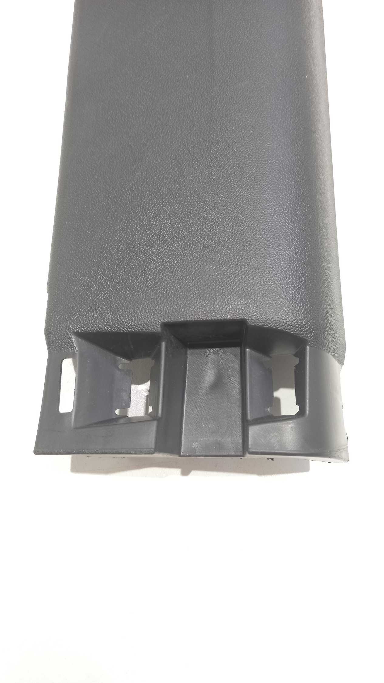 Soleira Dianteira Esquerda Peugeot 2008 2018 2