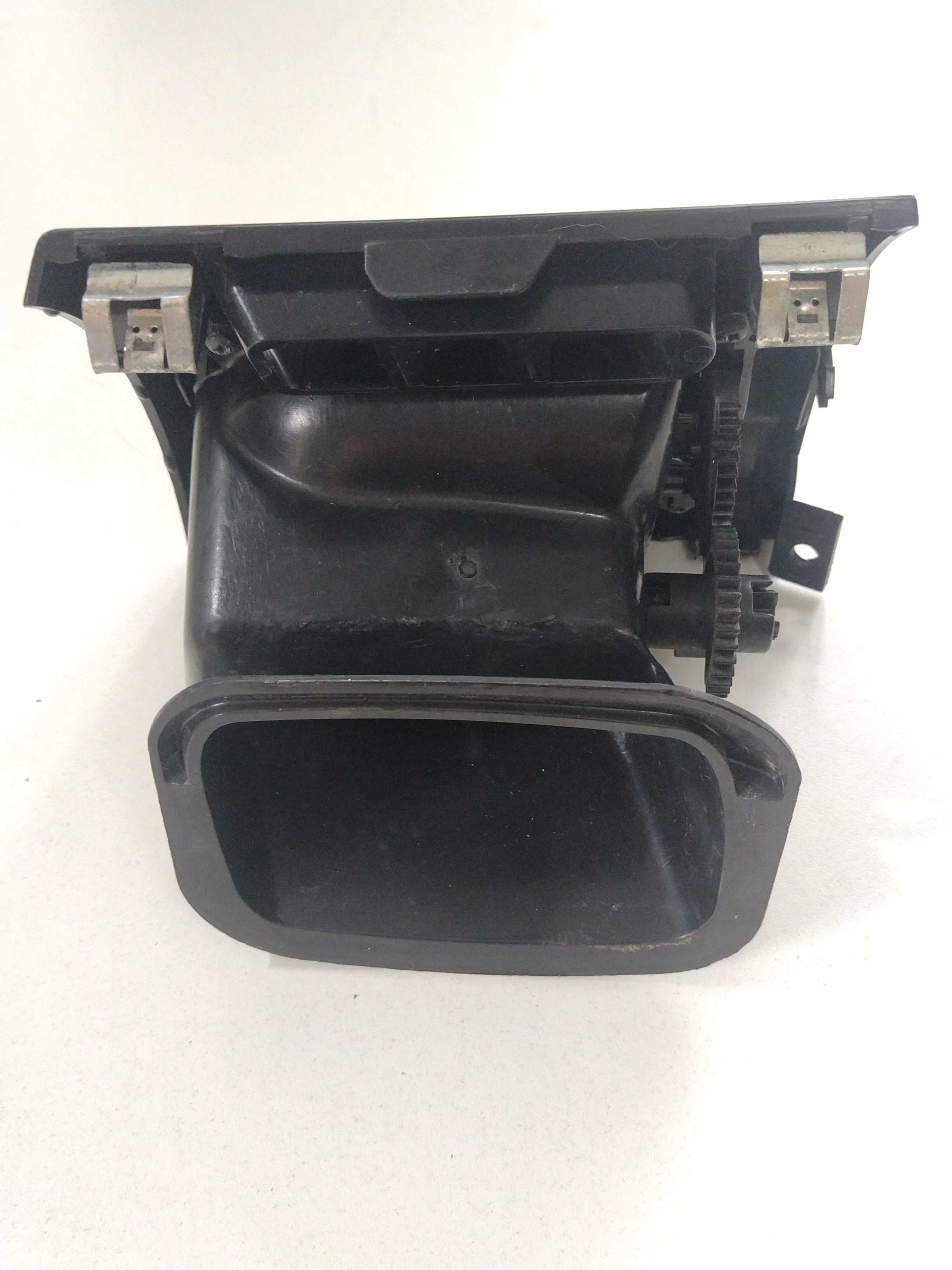 Difusor De Ar Lado Direito Strada 2018 2