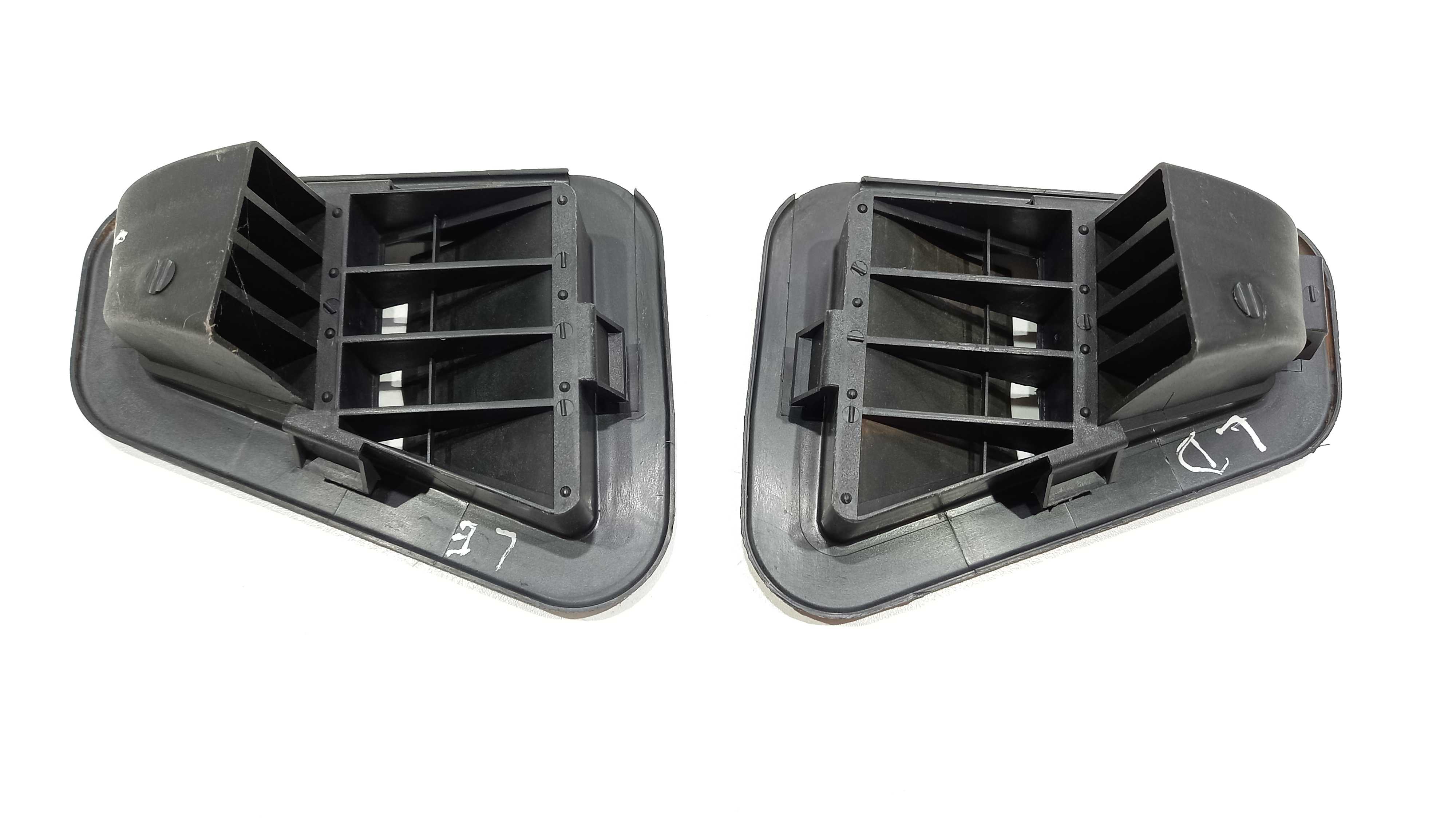 Par Difusor Saida Ar Carroceria Traseir Vw Voyage 1.6 2019 2