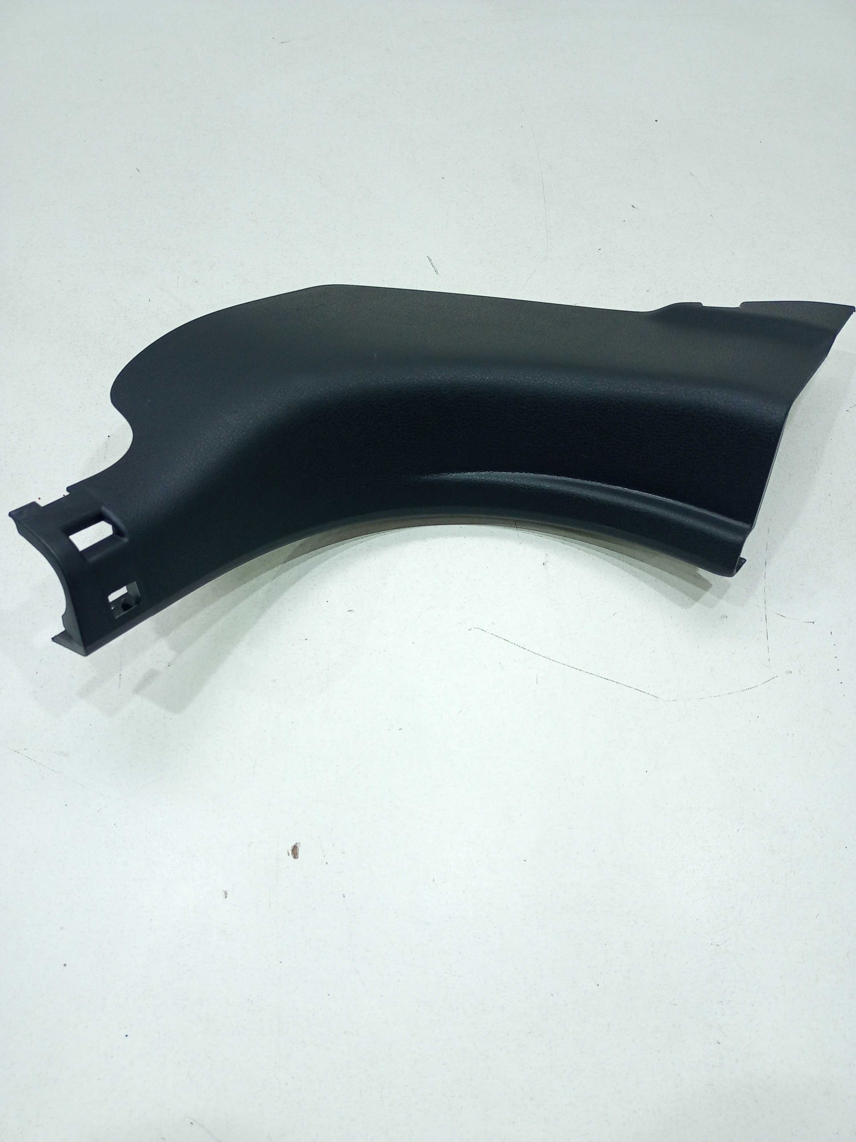 Soleira Interna Dianteira Direita Nissan Versa 2012 5