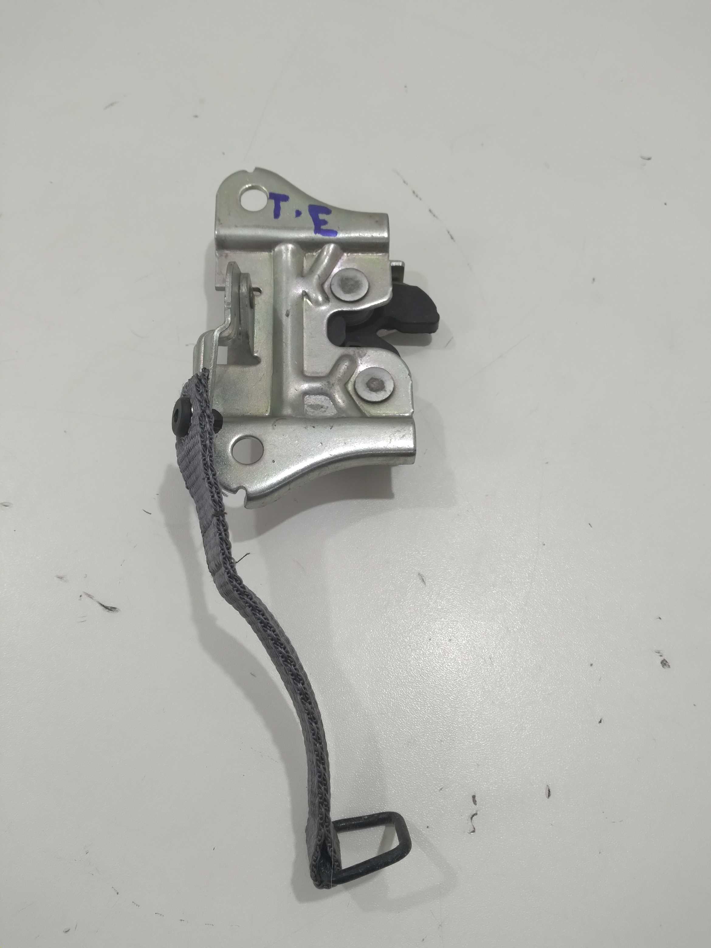 Fechadura Do Banco De Encosto Tras. Grand Siena Attrac. 2013 2