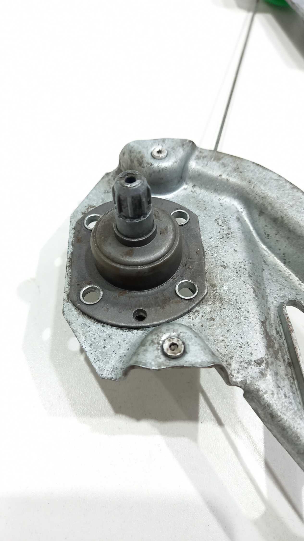 Maquina De Vidro Manual Traseira Direita Gm Corsa 4p 2002 8