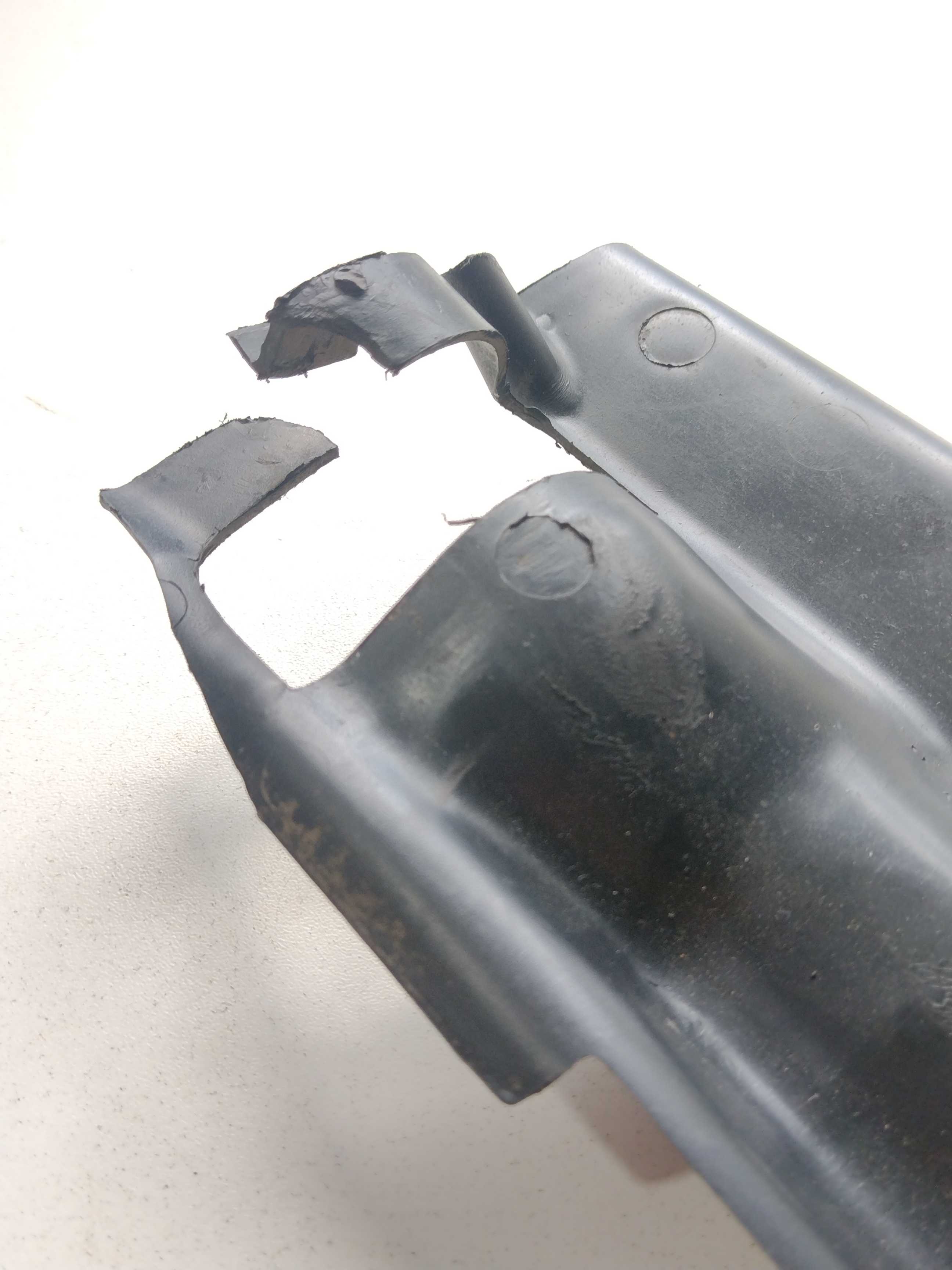 Proteção Gargalo Combustível Fiorino 2020 46544436 Detalhe 4