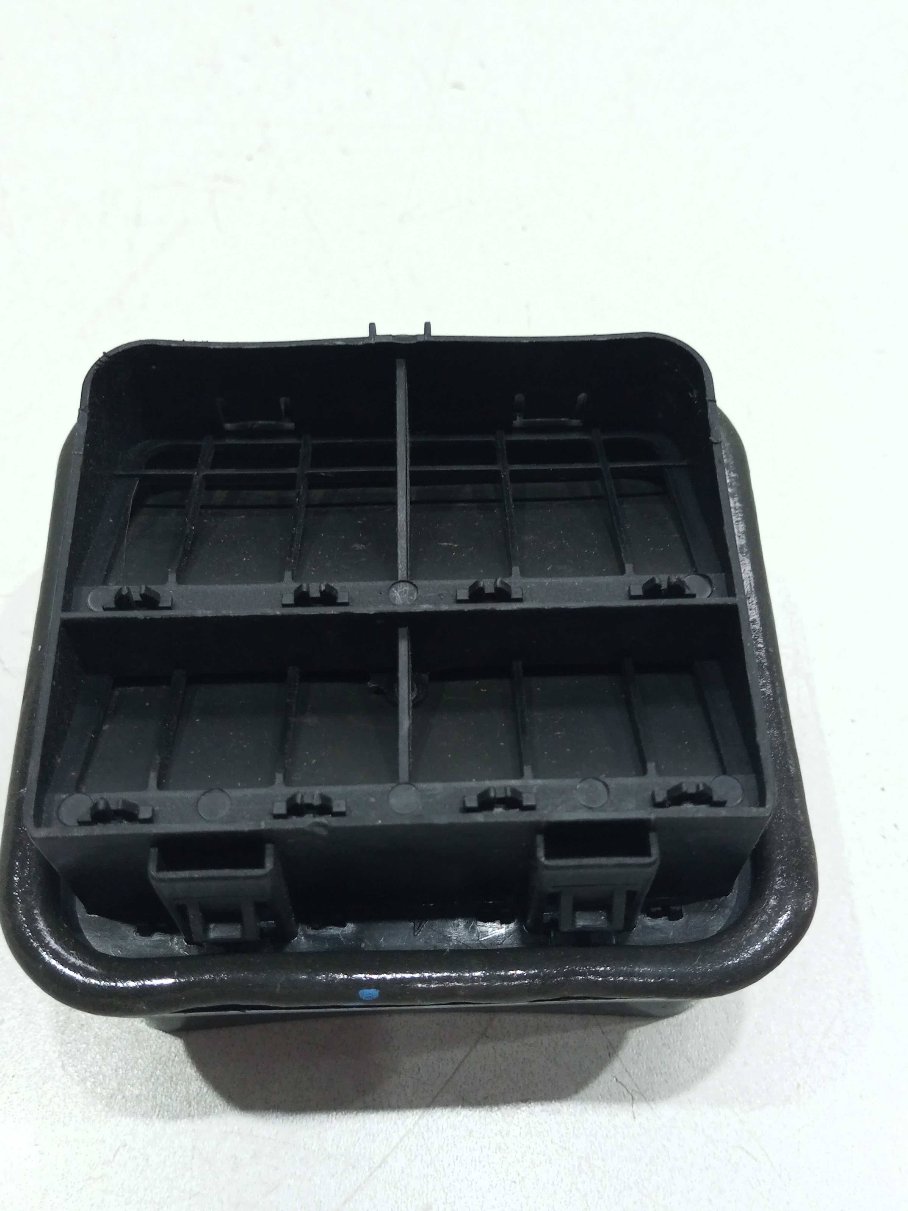 Difusor De Ar Carroceria Traseiro Fiat Siena 2011 4