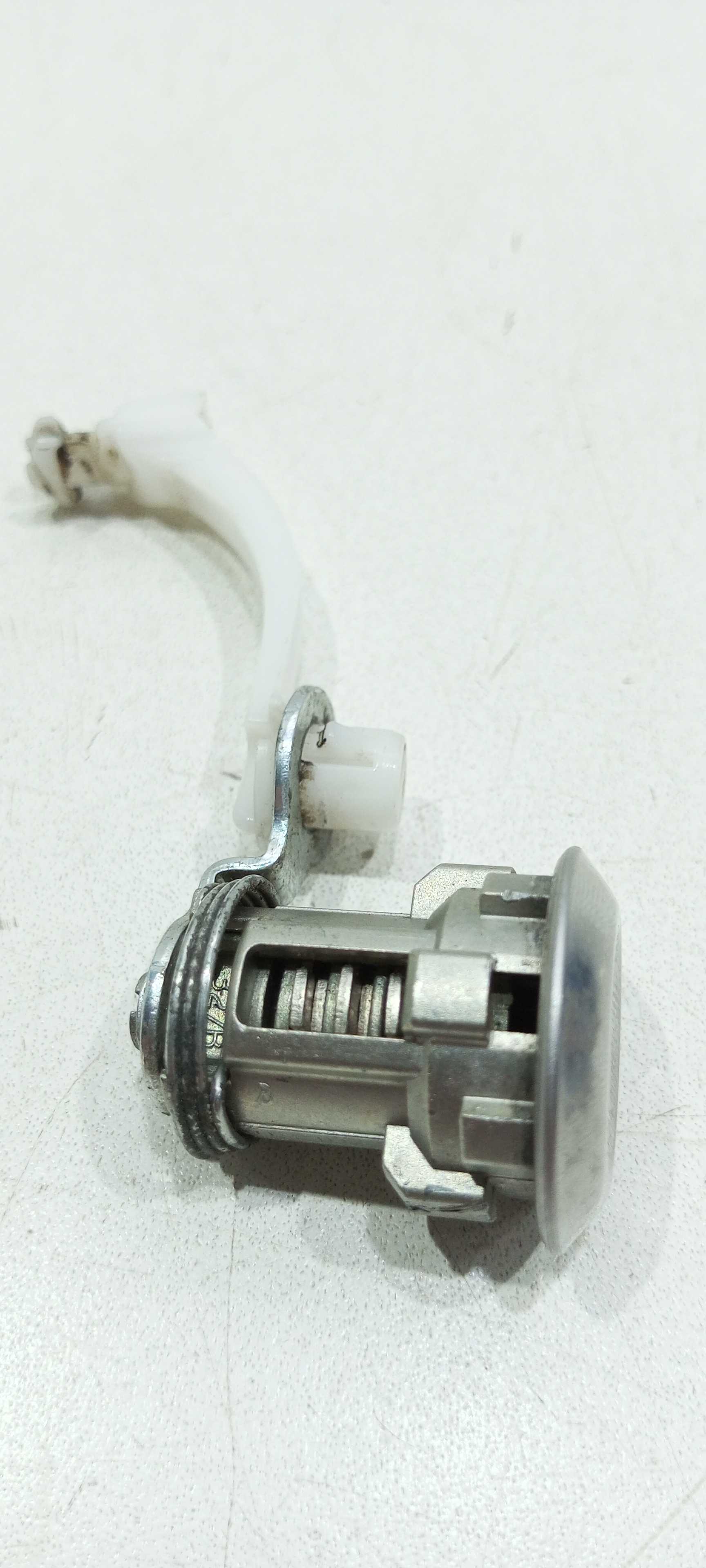 Cilindro Porta Dianteira Direita Toyota Etios 1.3 2016 3