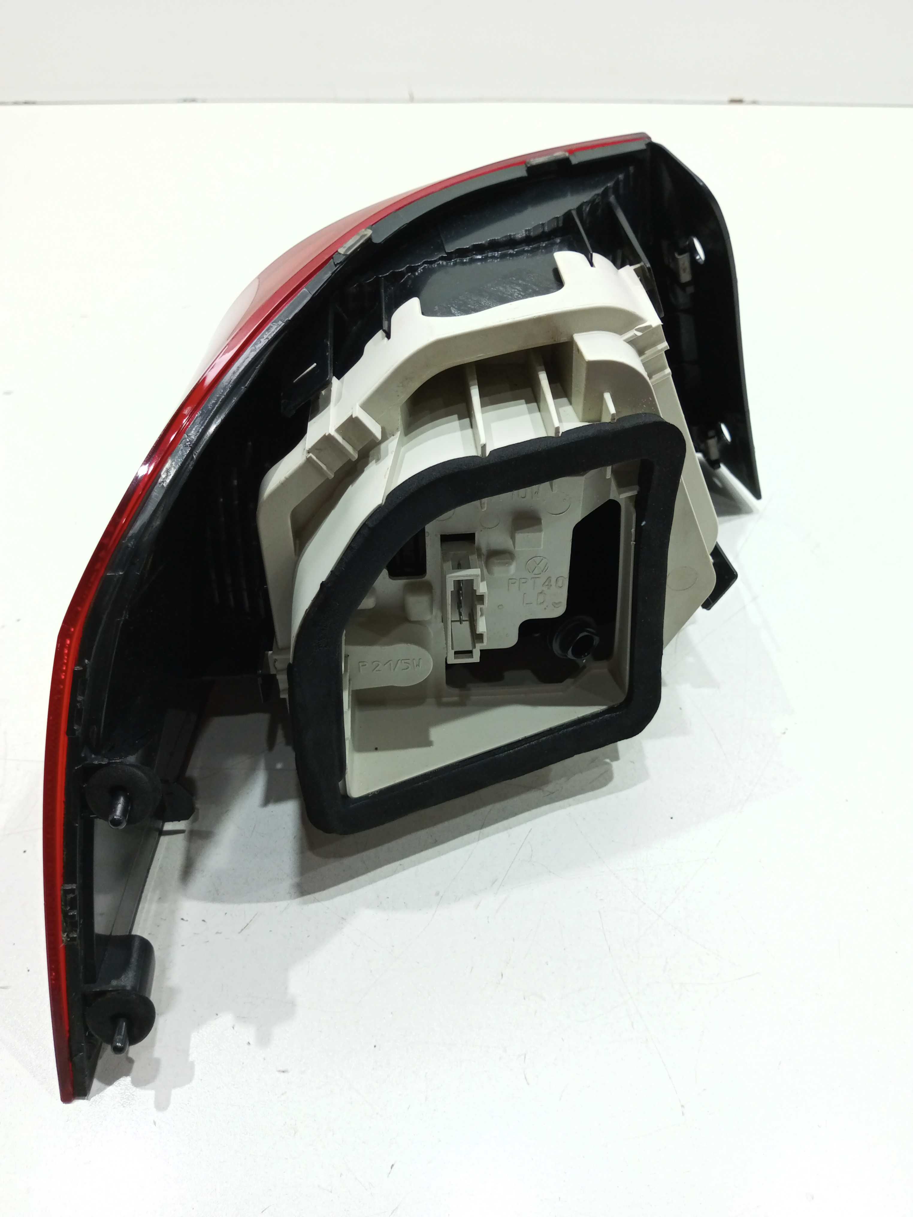 Lanterna Tras Direit Vw Voyage G8 1.6 2019 5u5945096p 6