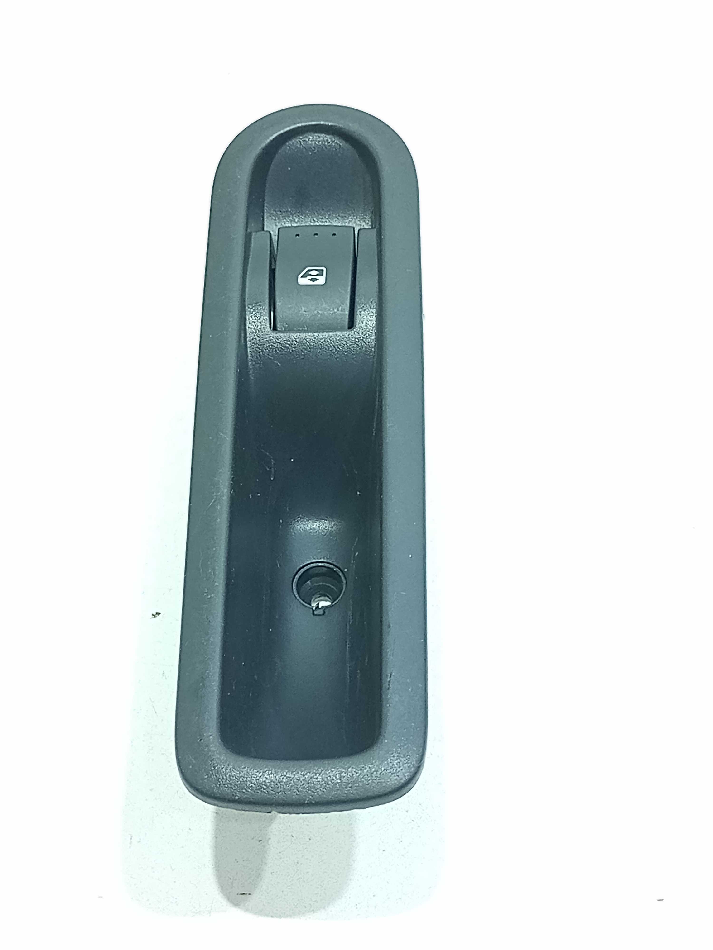 Moldura Puxador Botão Vidro Tras Direi Megane 2008 1